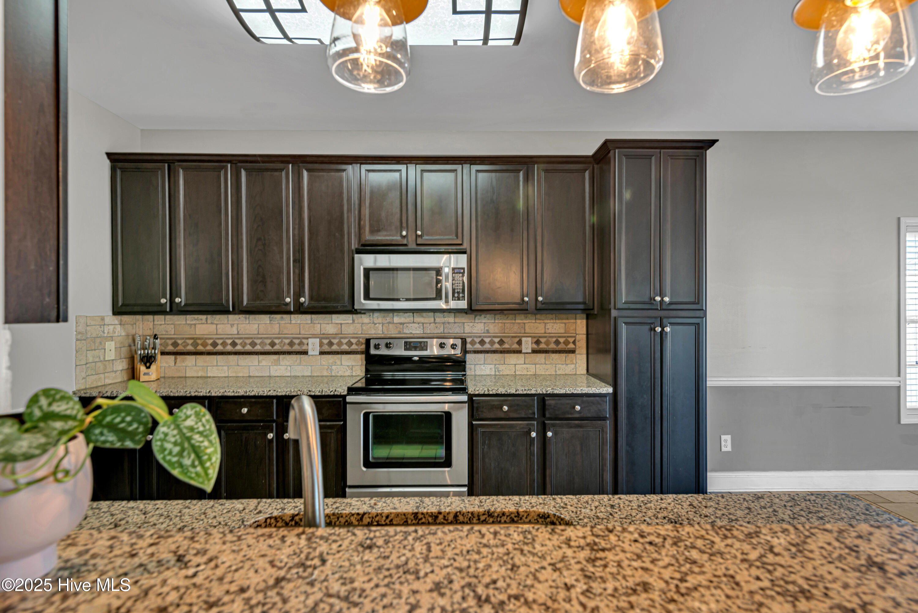 100545574 | Photo 16