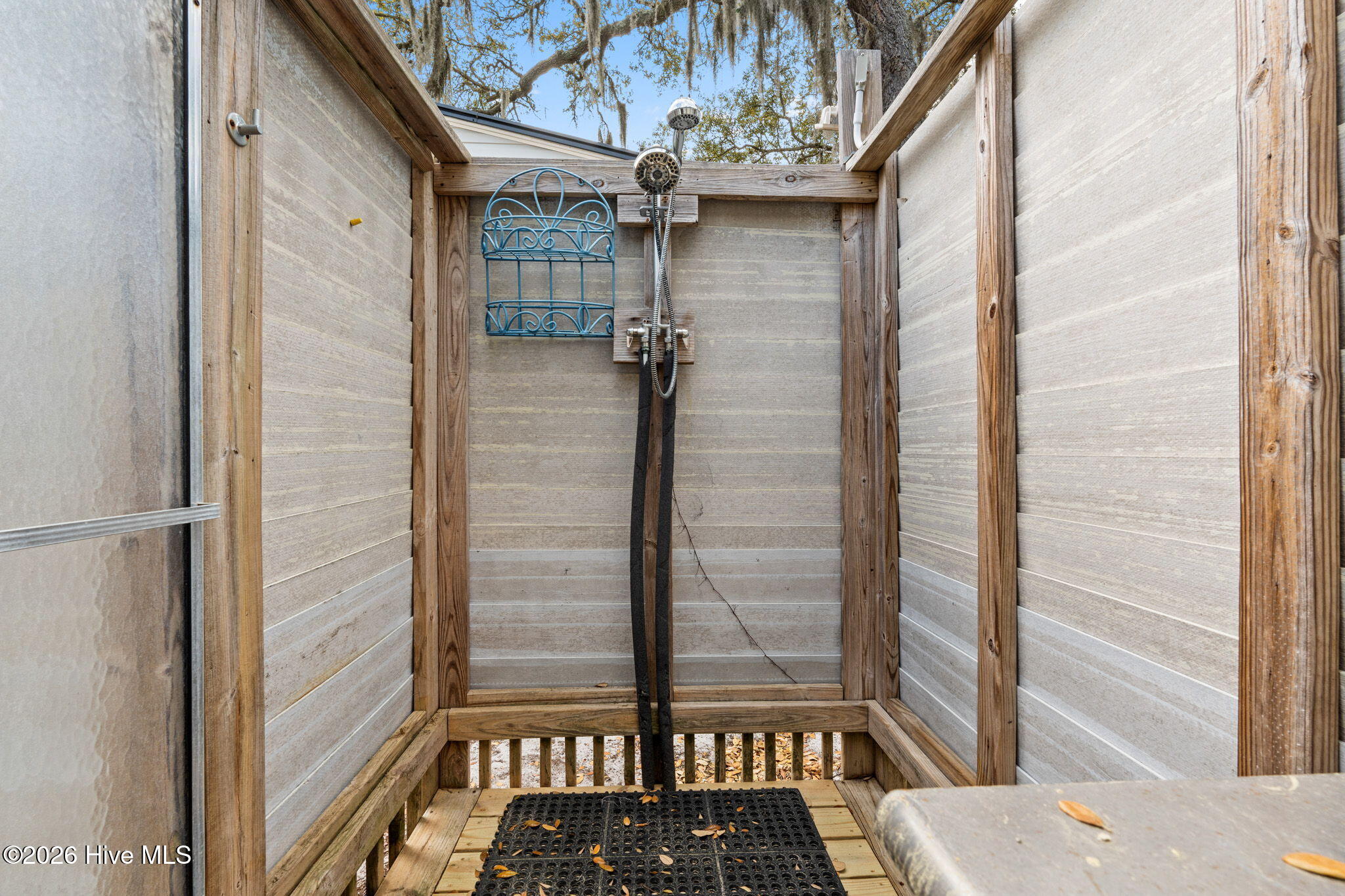 100564701 | Photo 39