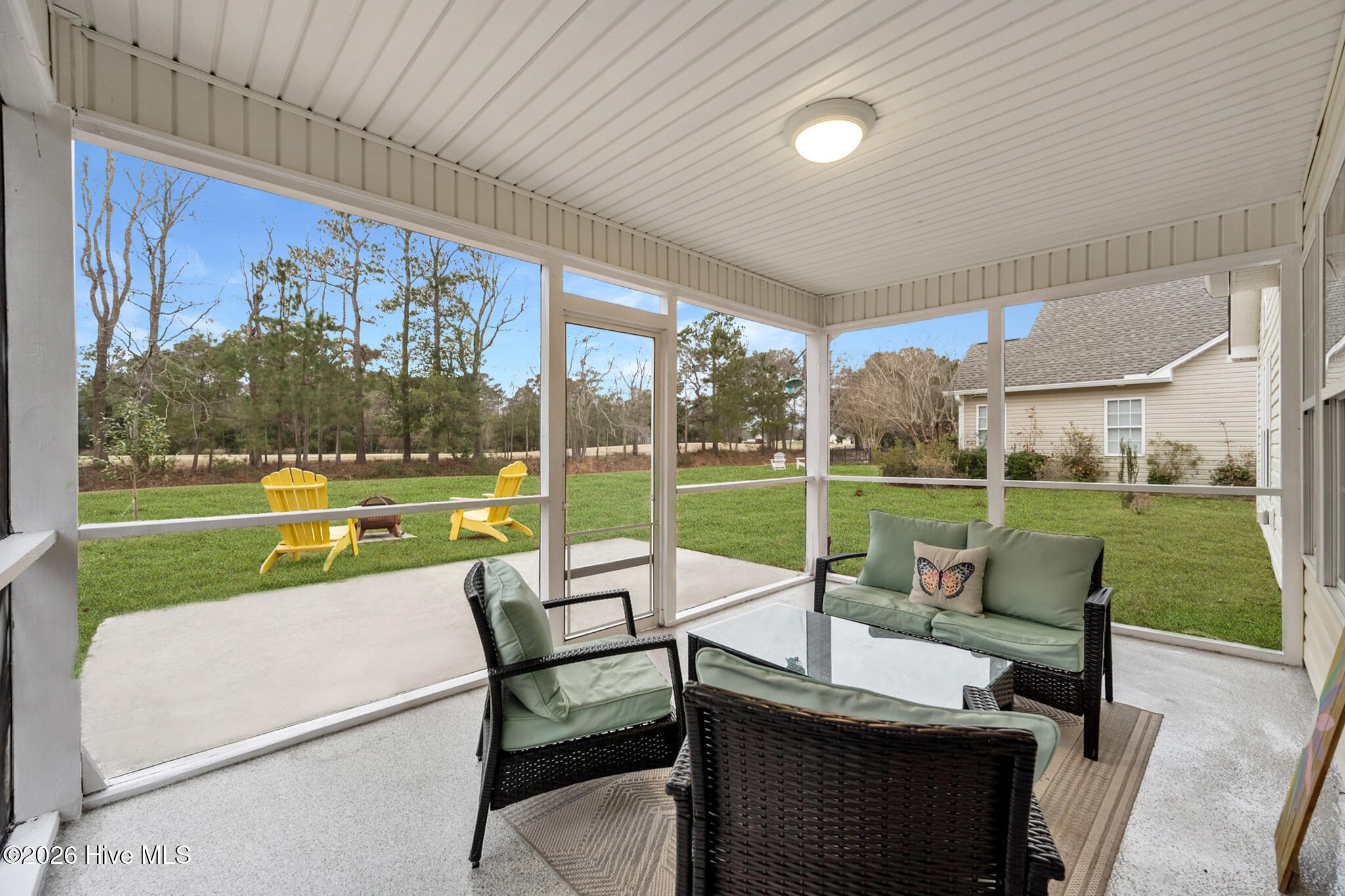 100566120 | Photo 36