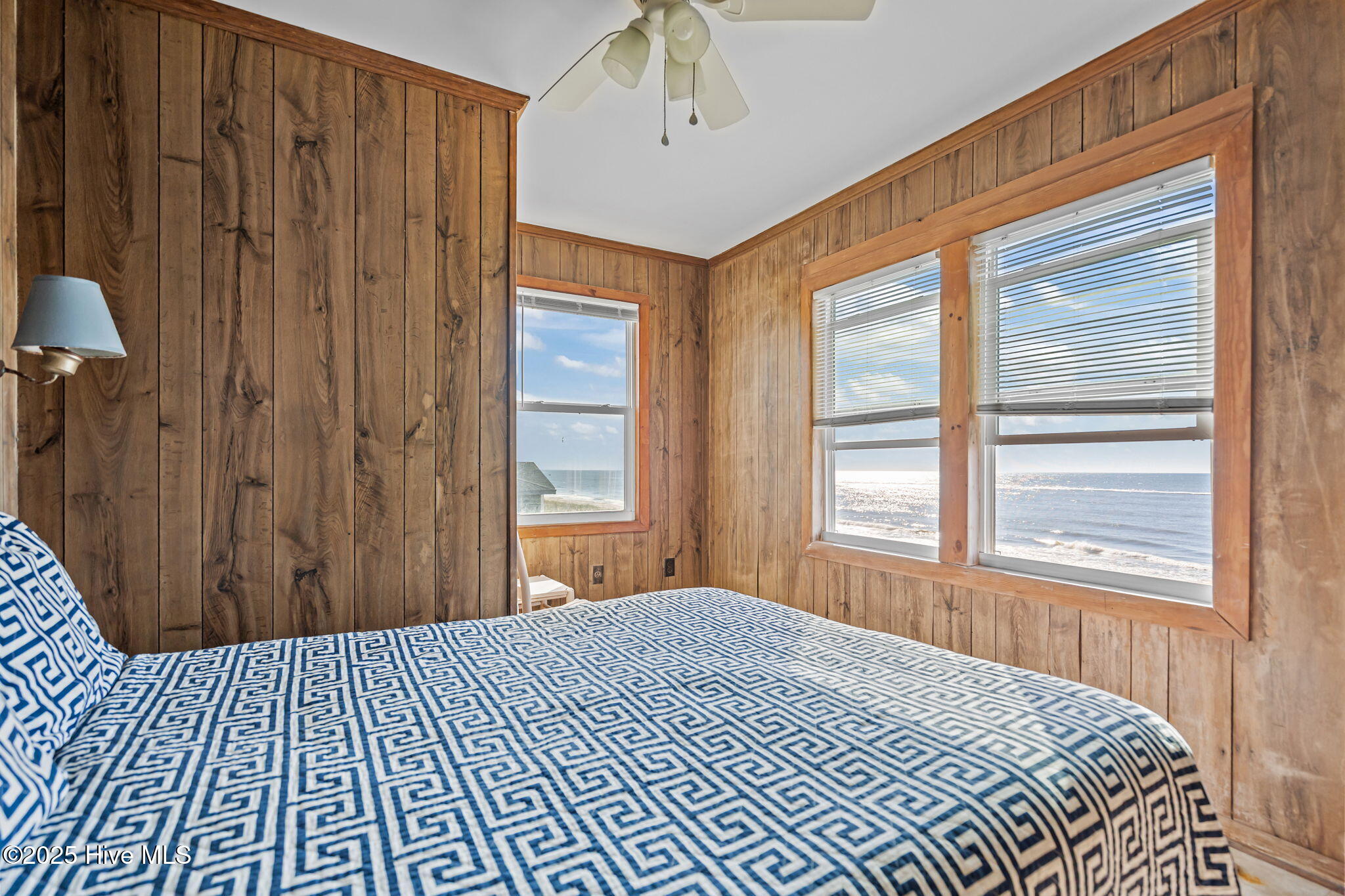 100539644 | Photo 35