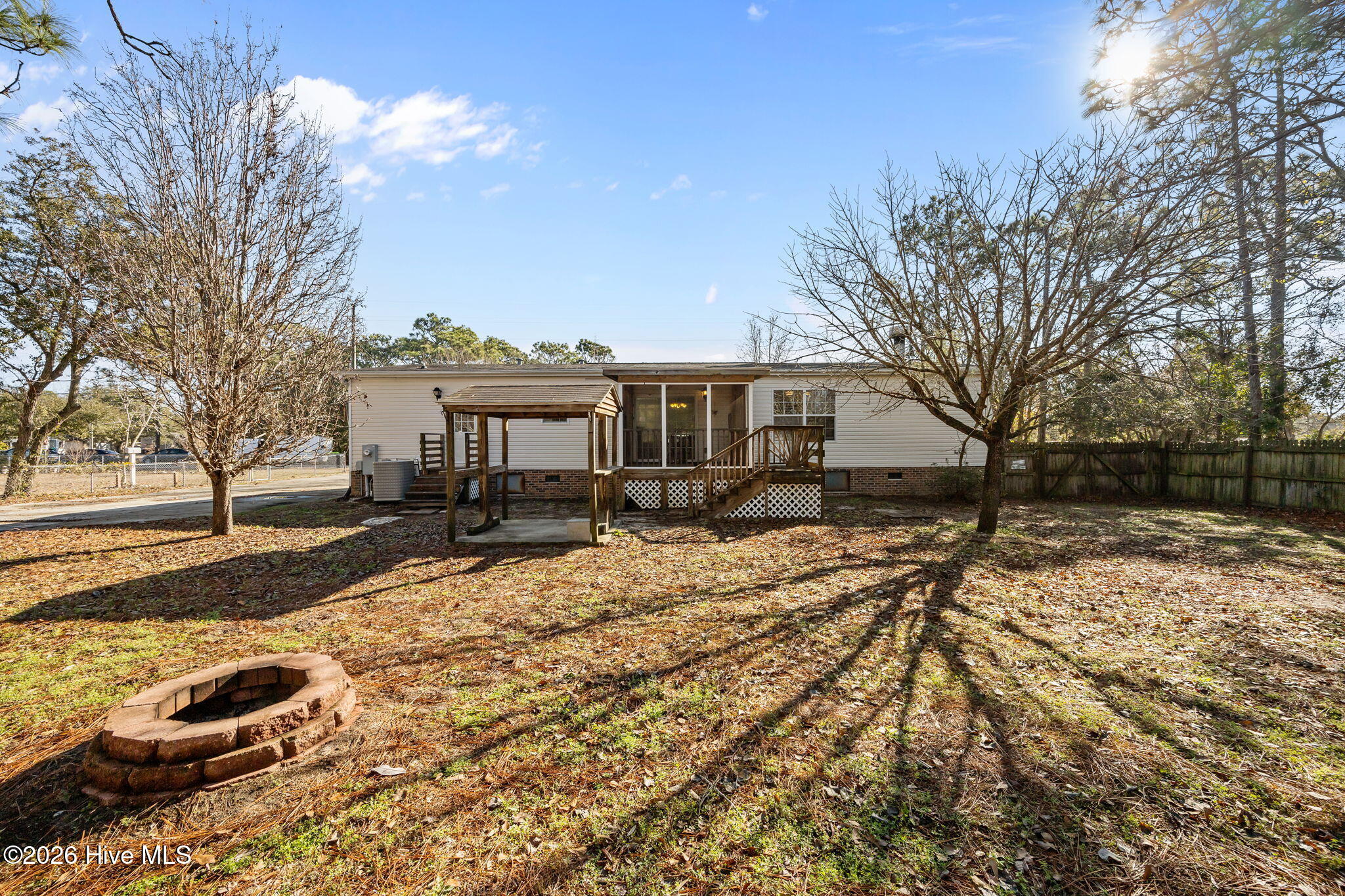 100550408 | Photo 36