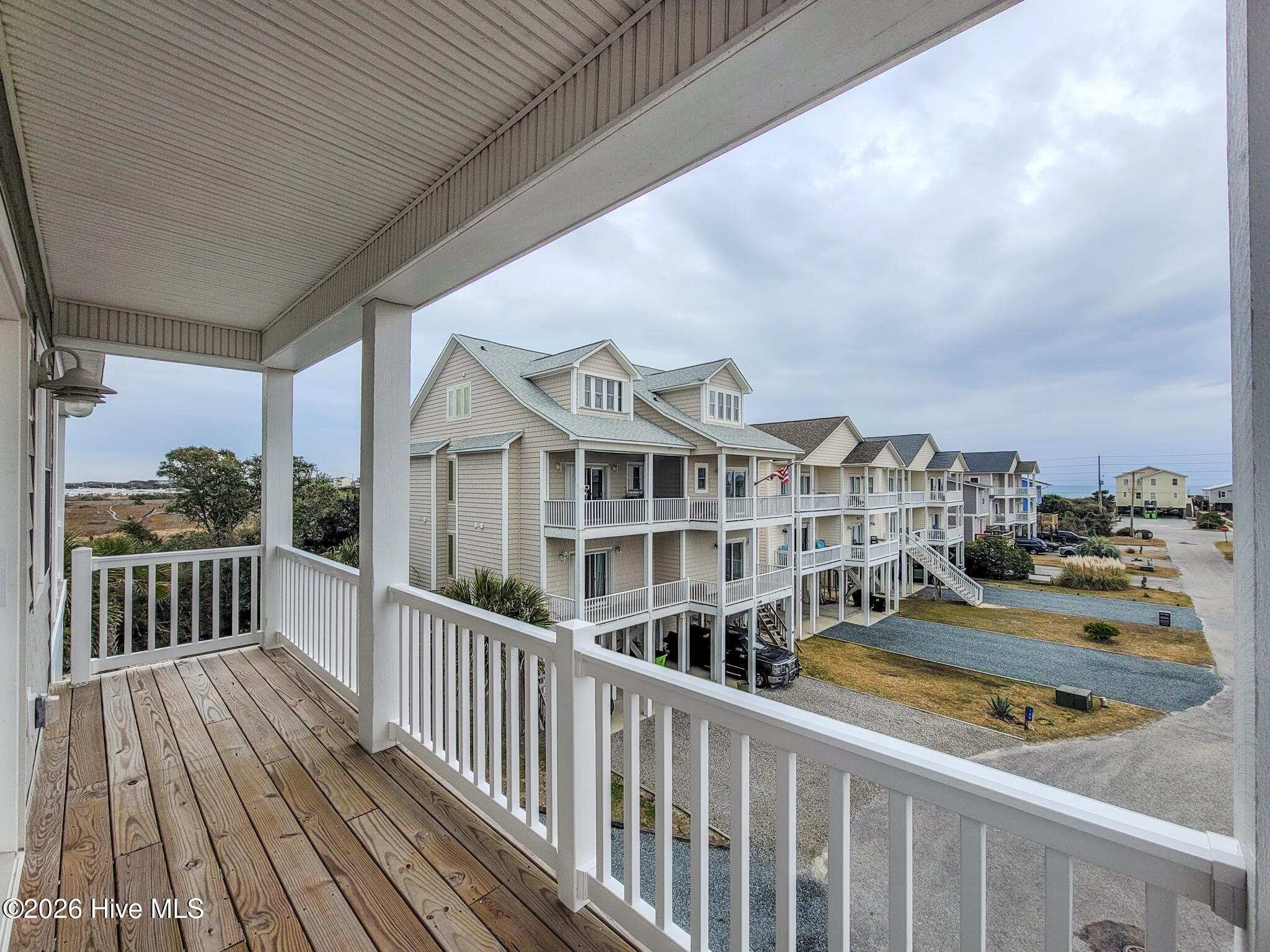 100553641 | Photo 43