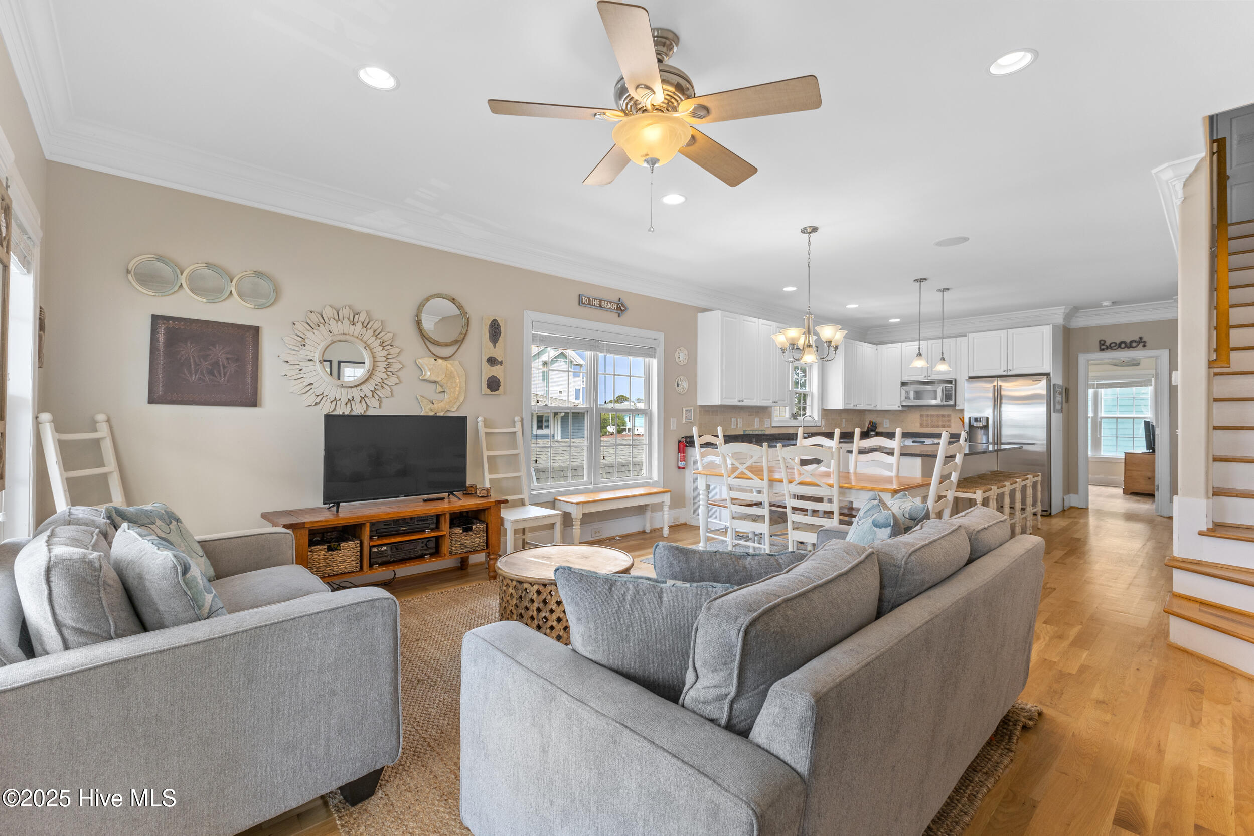 100506404 | Photo 14