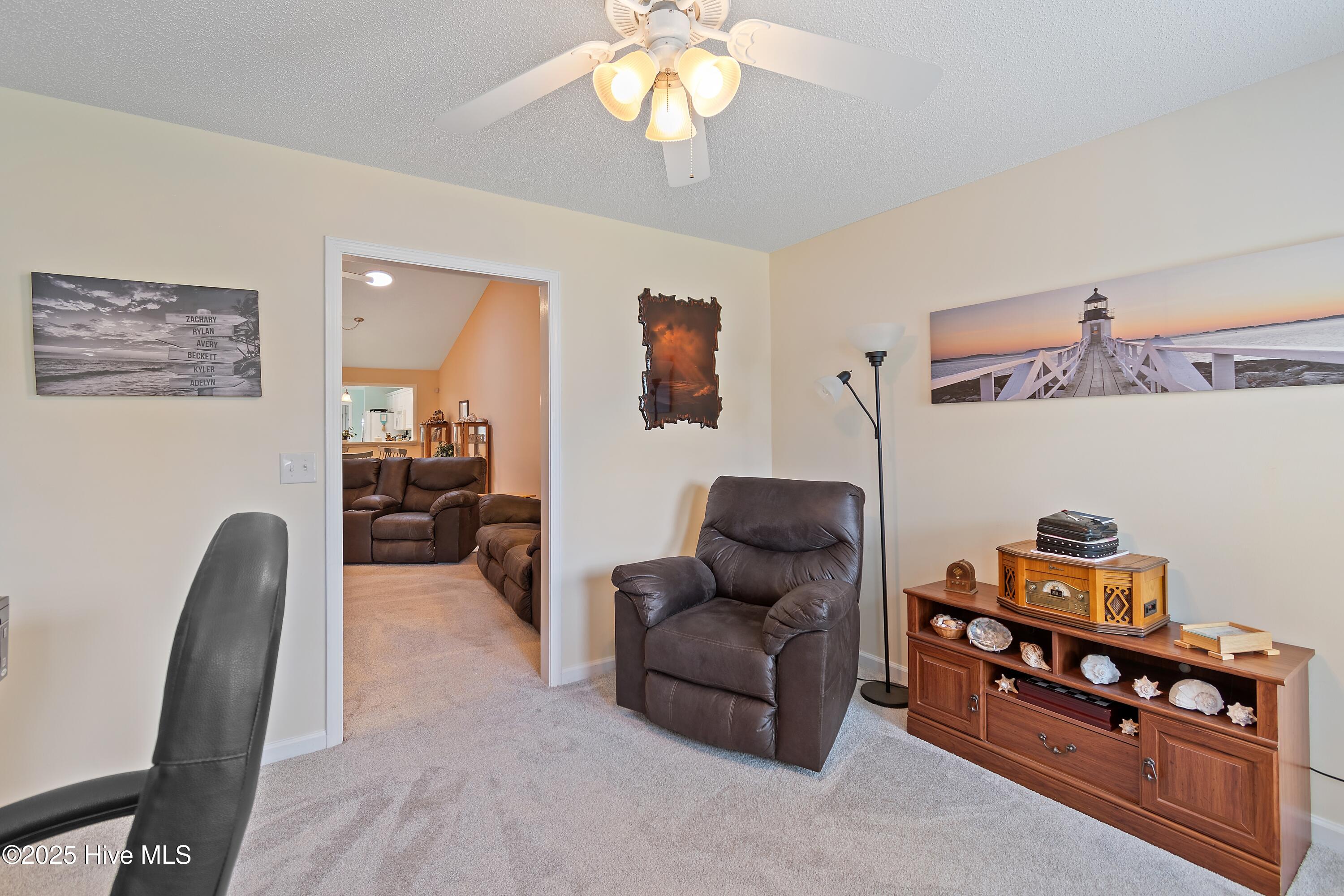 100529977 | Photo 35