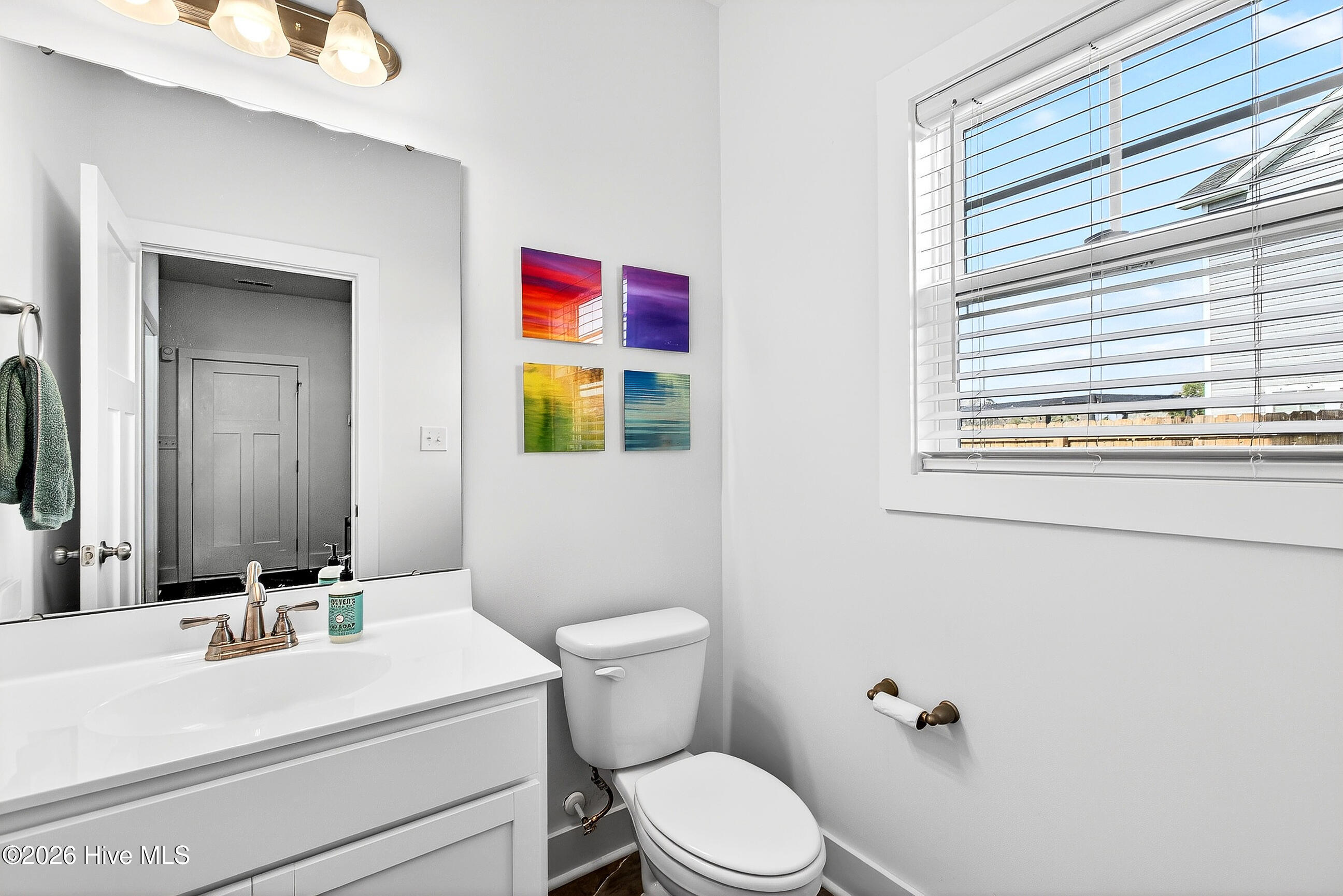 100559668 | Photo 15