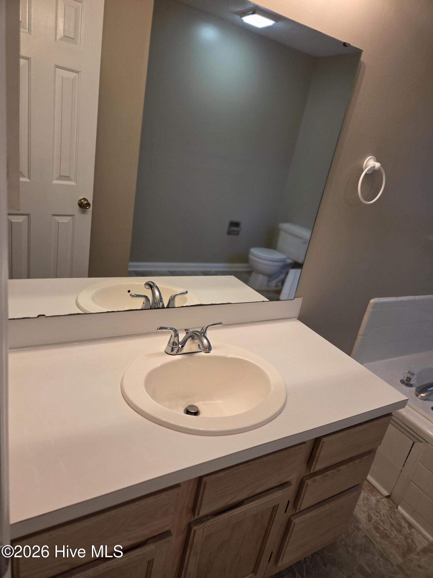 Undisclosed Address, Greenville, NC, 27858