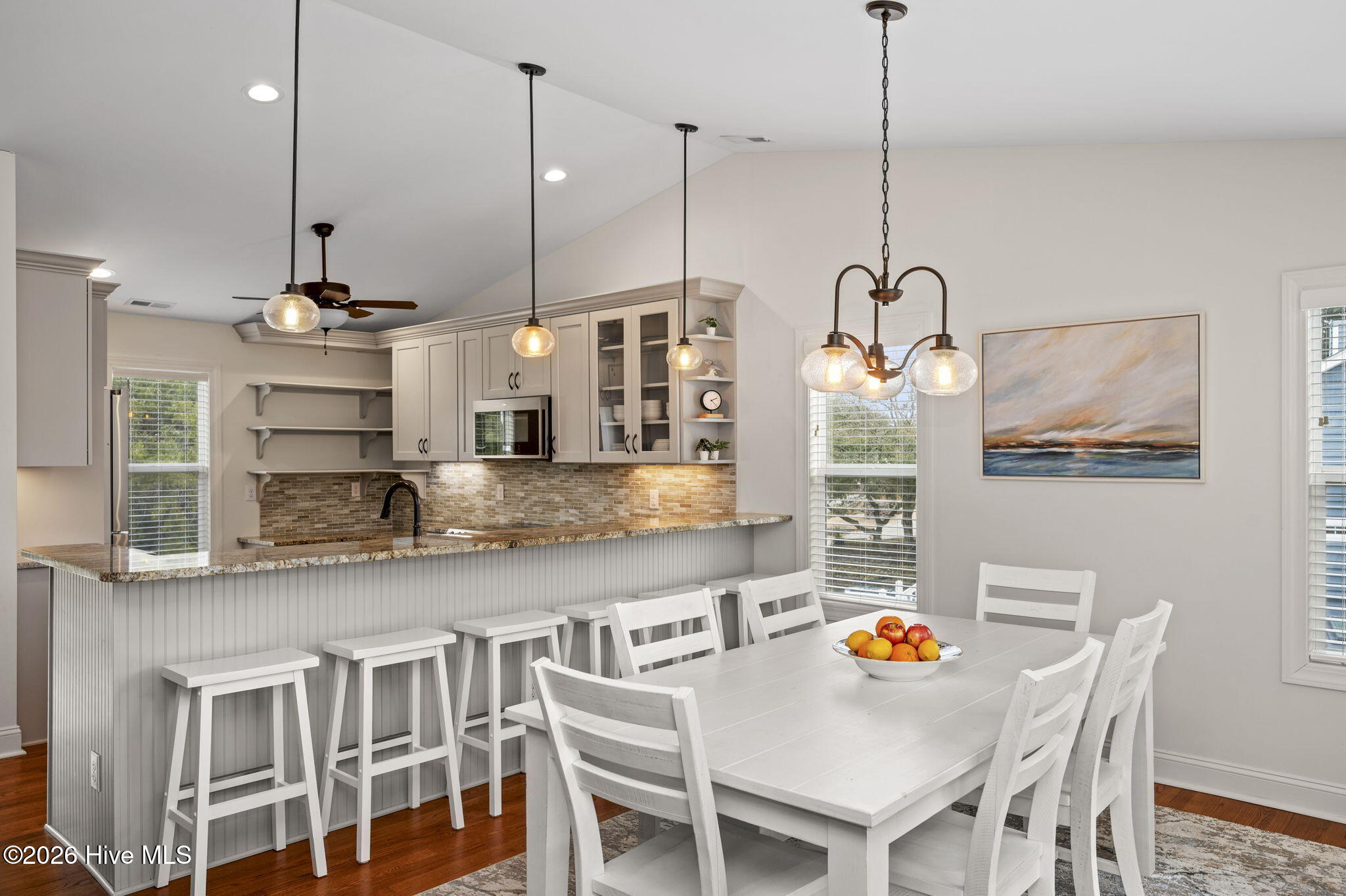 100557272 | Photo 17