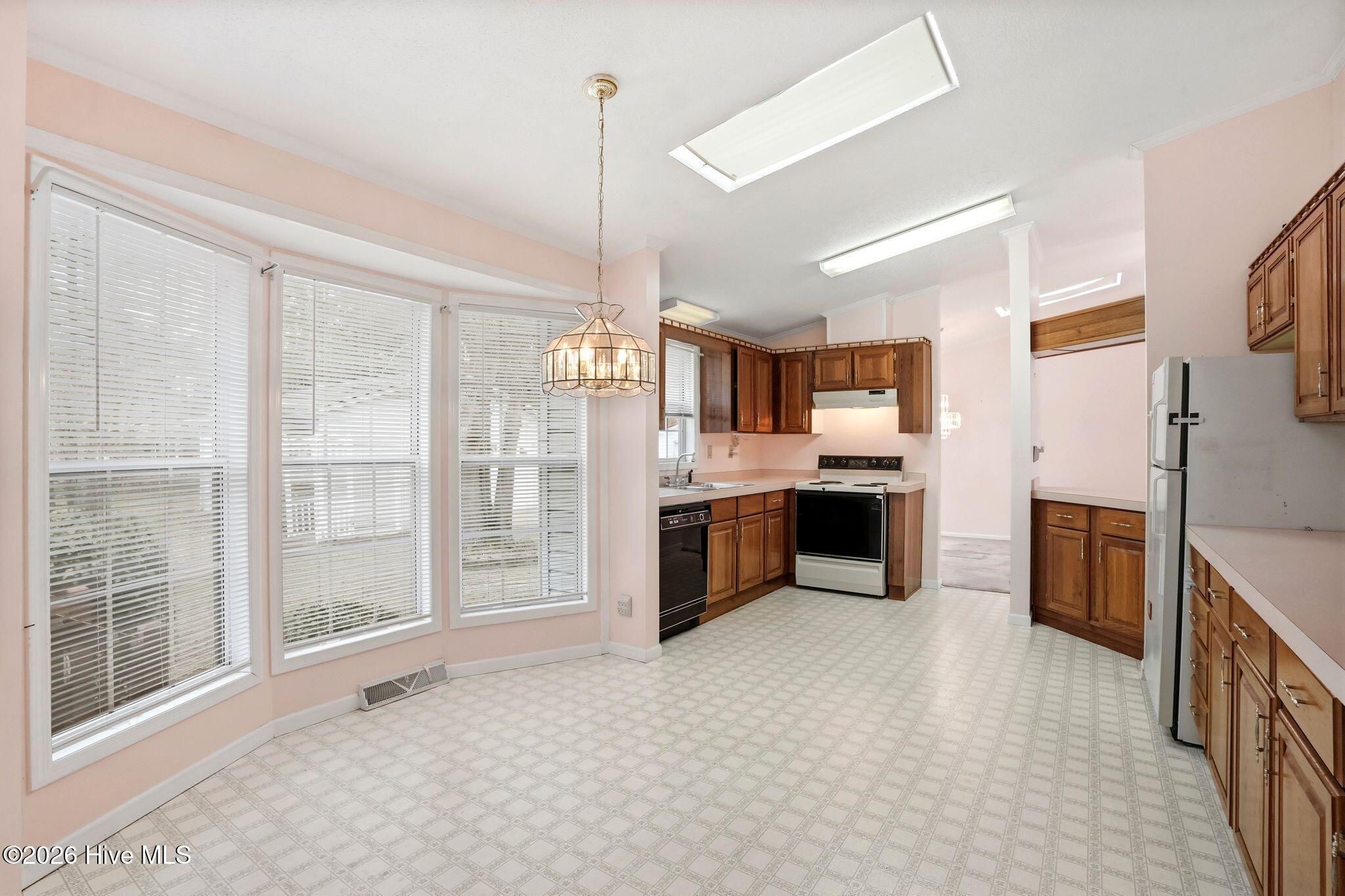 100561756 | Photo 30