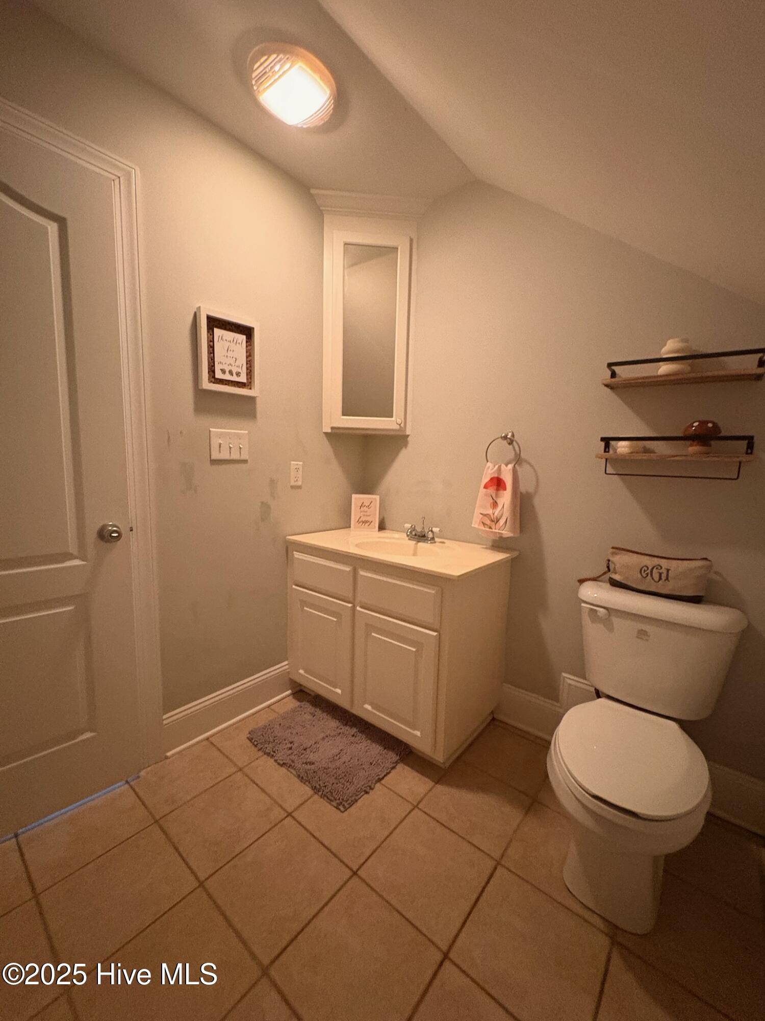 100518479 | Photo 42