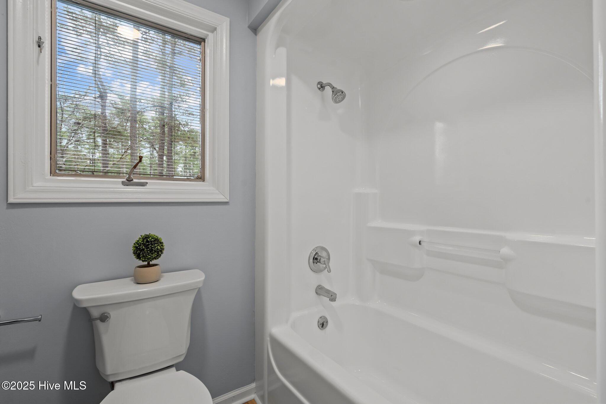 Full bath for bedroom2 and 3