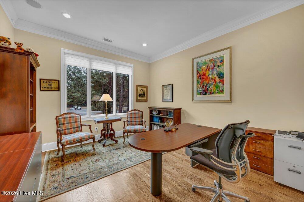 100557669 | Photo 32