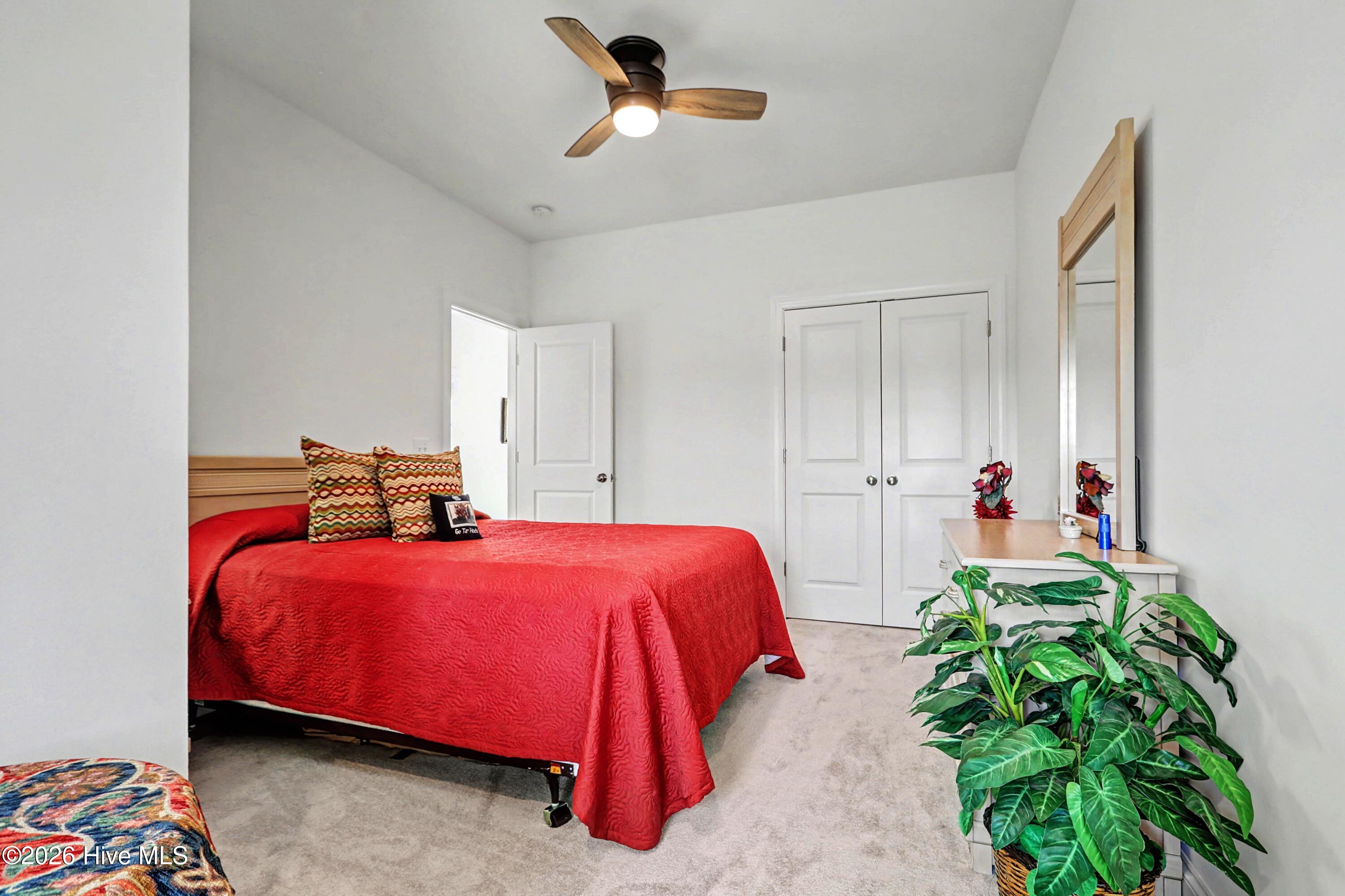 100553259 | Photo 33