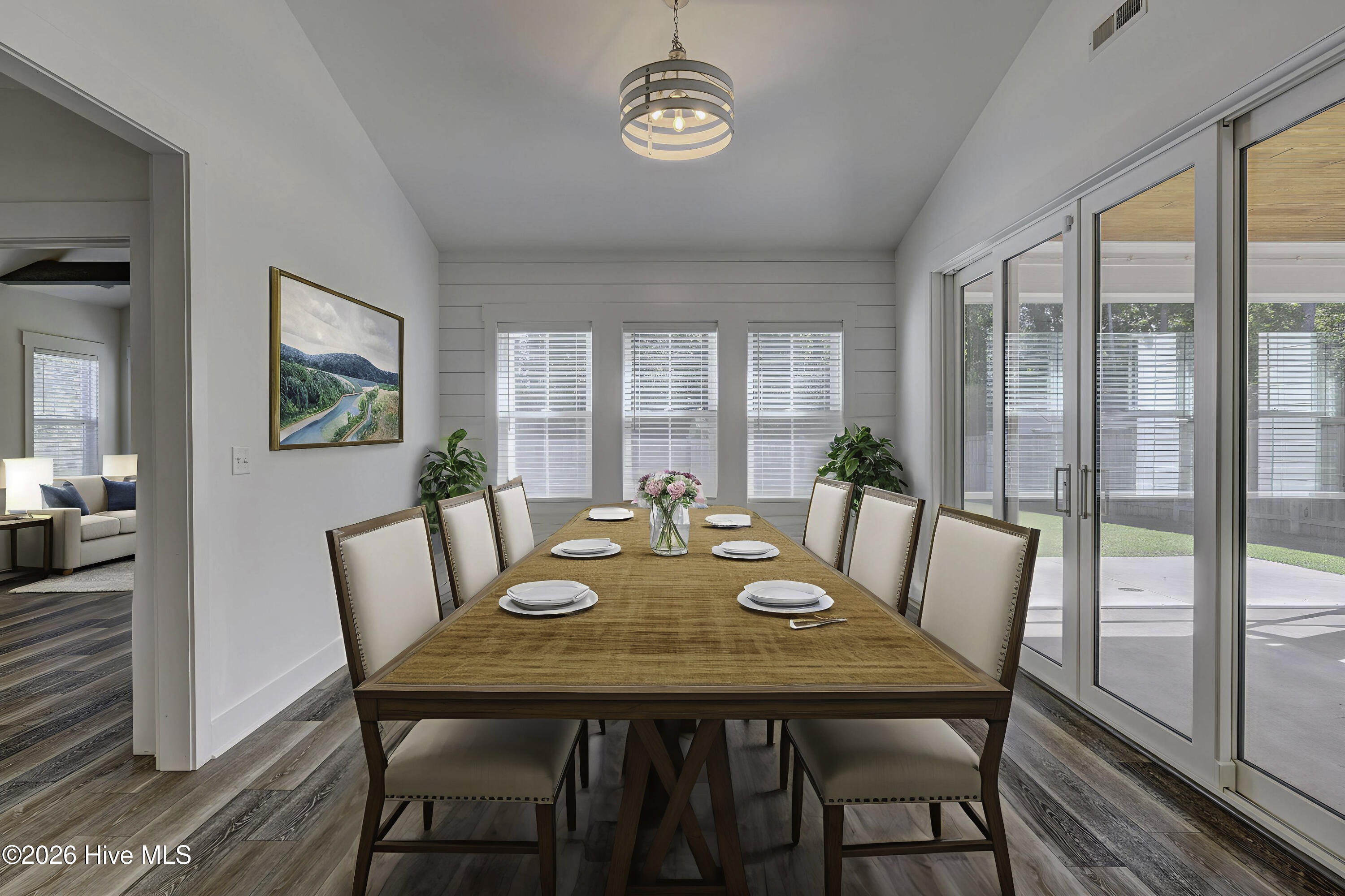 100534691 | Photo 16