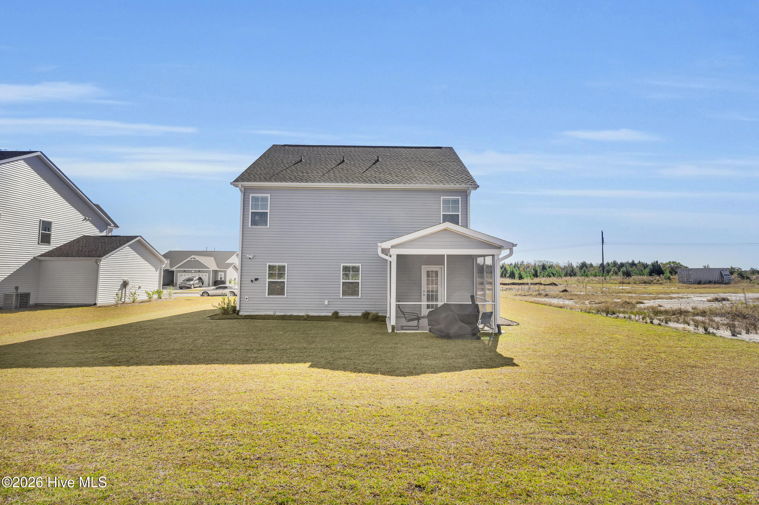 100547188 | Photo 38