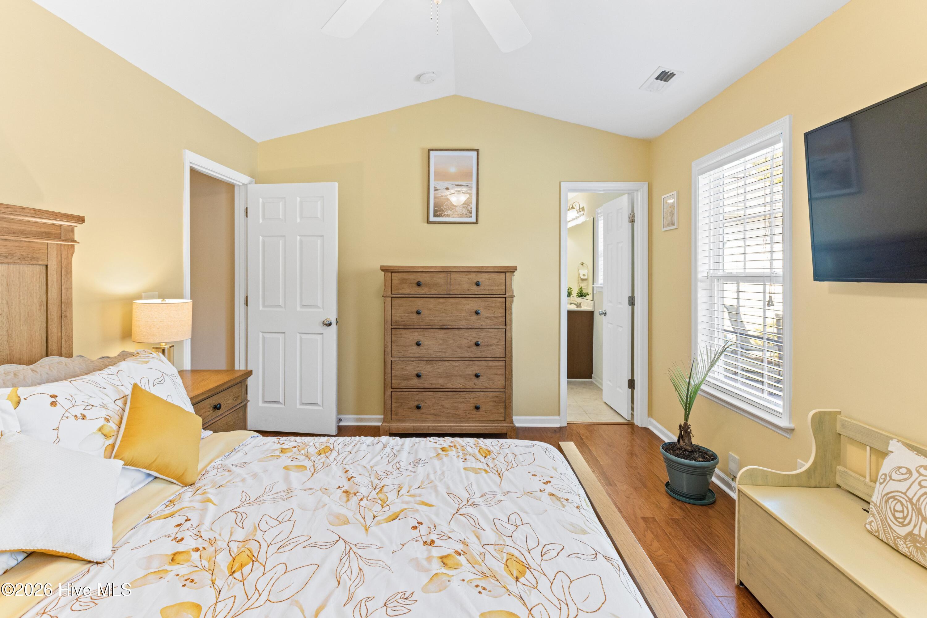 100554021 | Photo 22