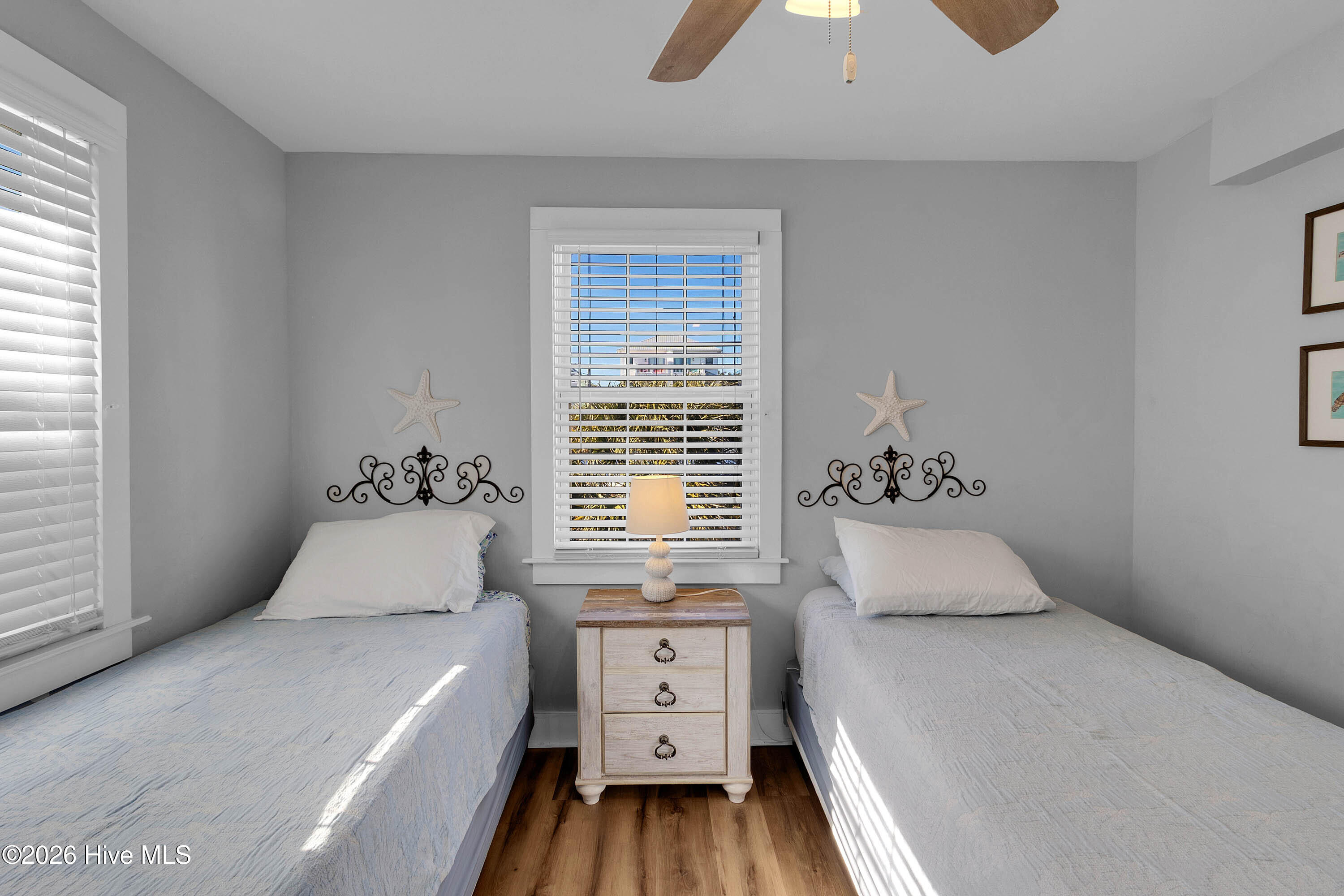 100550780 | Photo 31