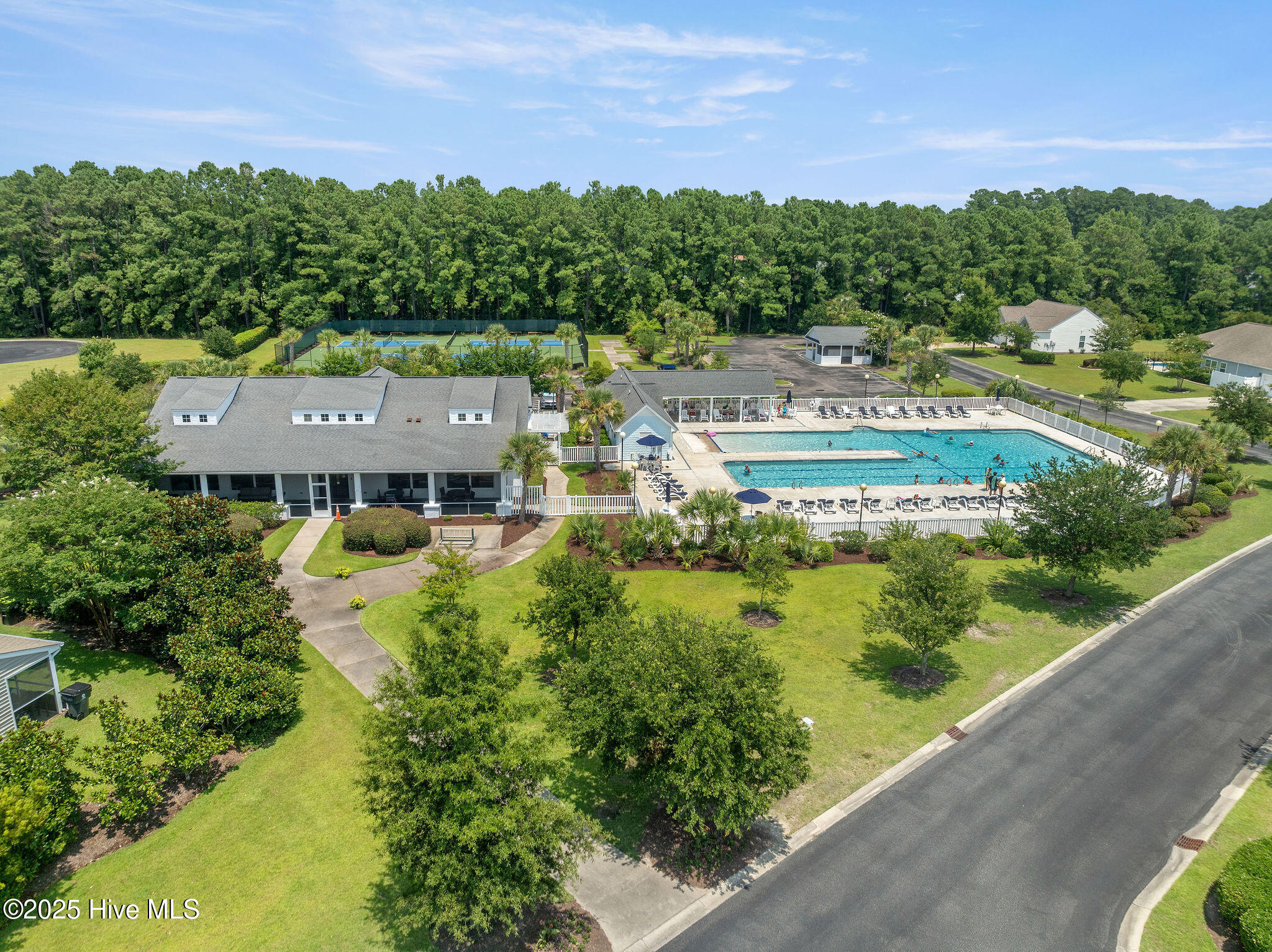 100550824 | Photo 47