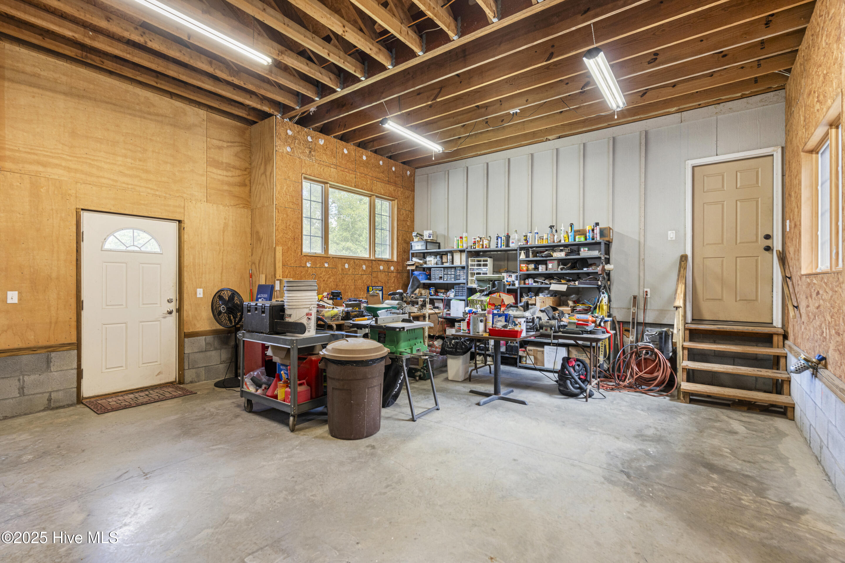 100569480 | Photo 84