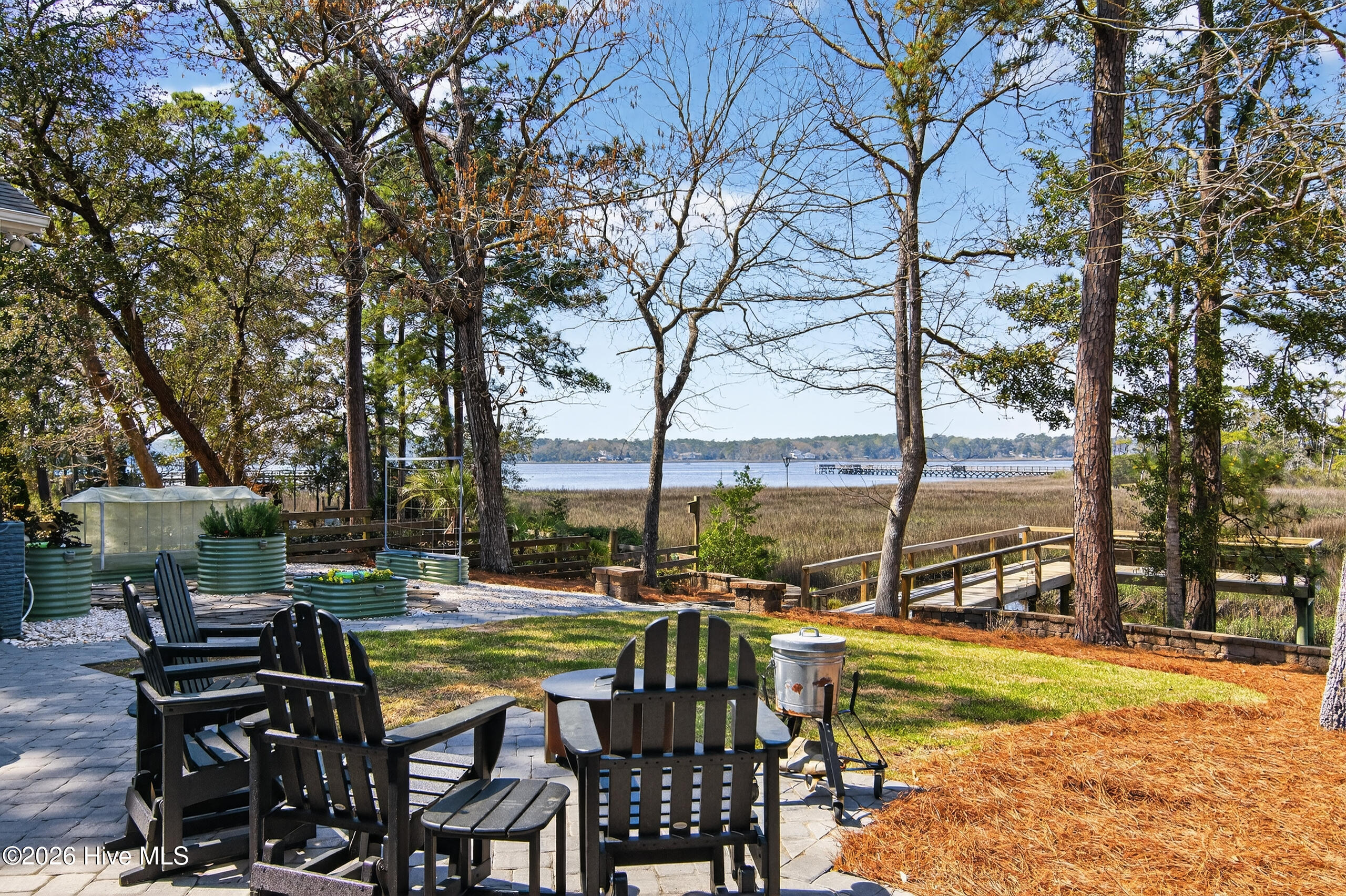 100565321 | Photo 53