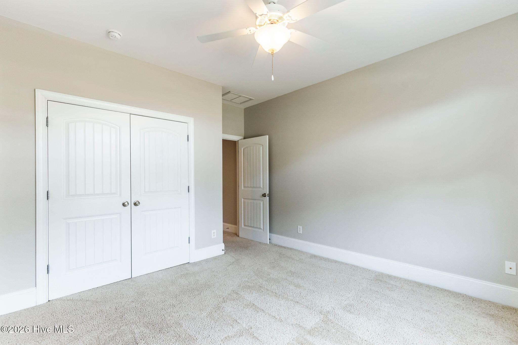 100553307 | Photo 63