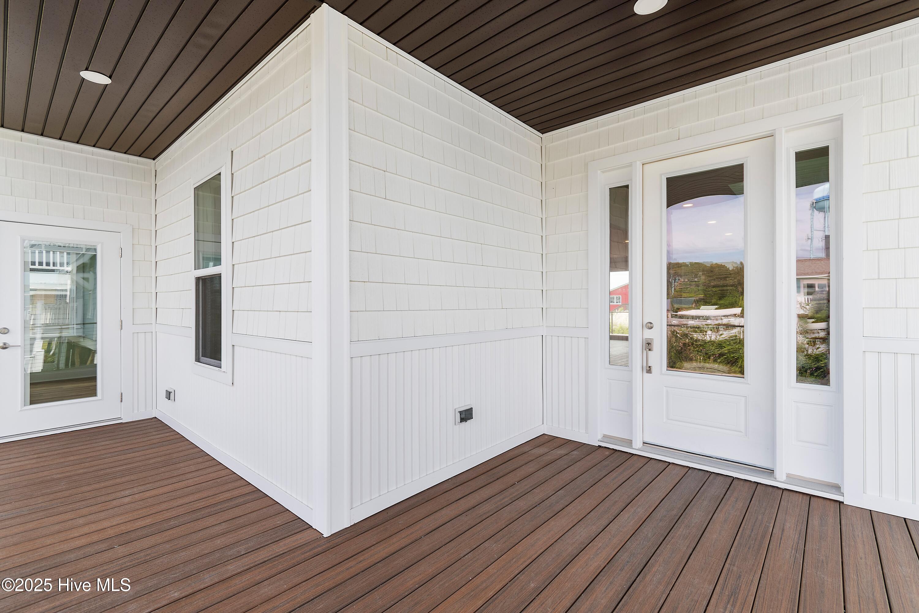 100549252 | Photo 11