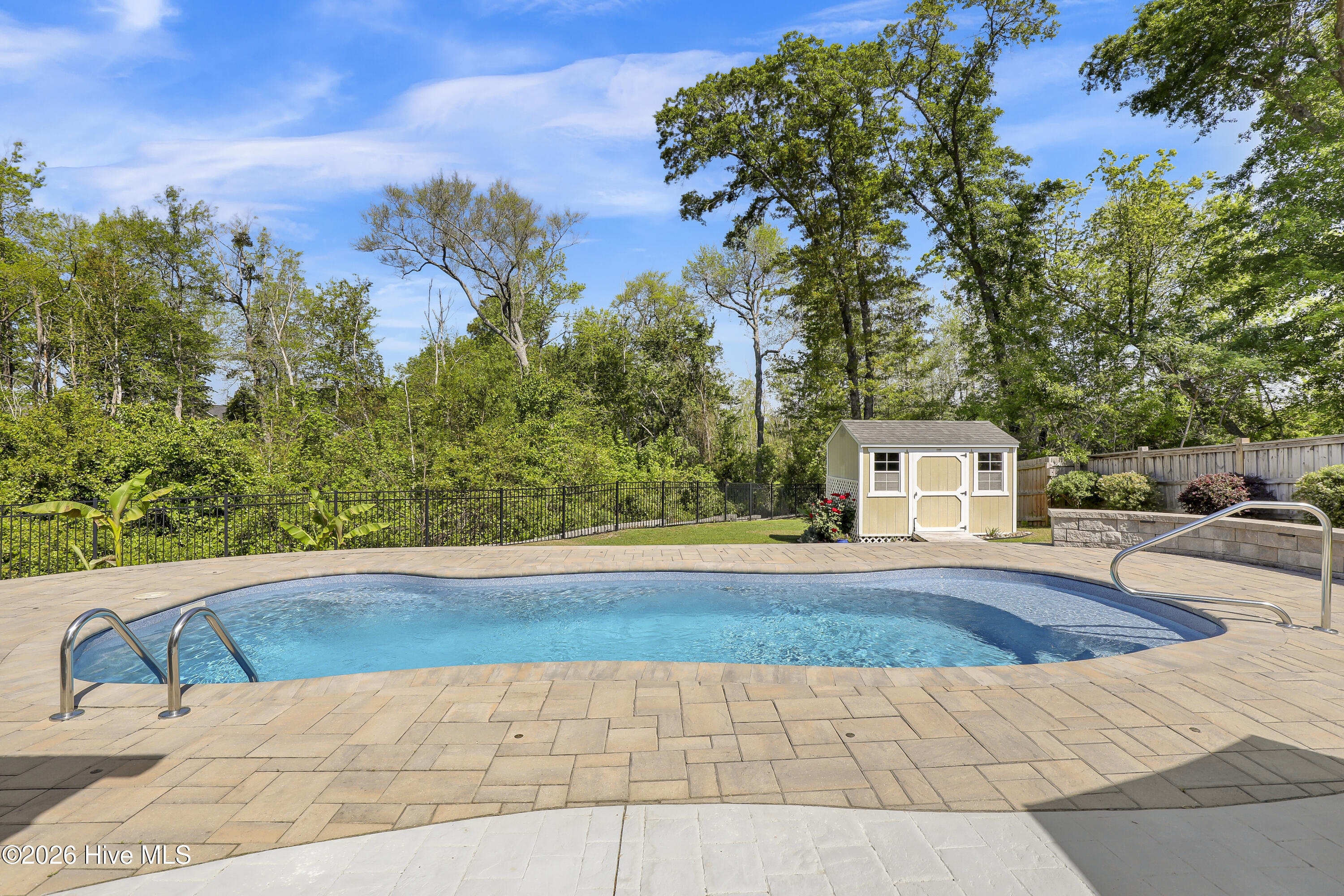 100567607 | Photo 44