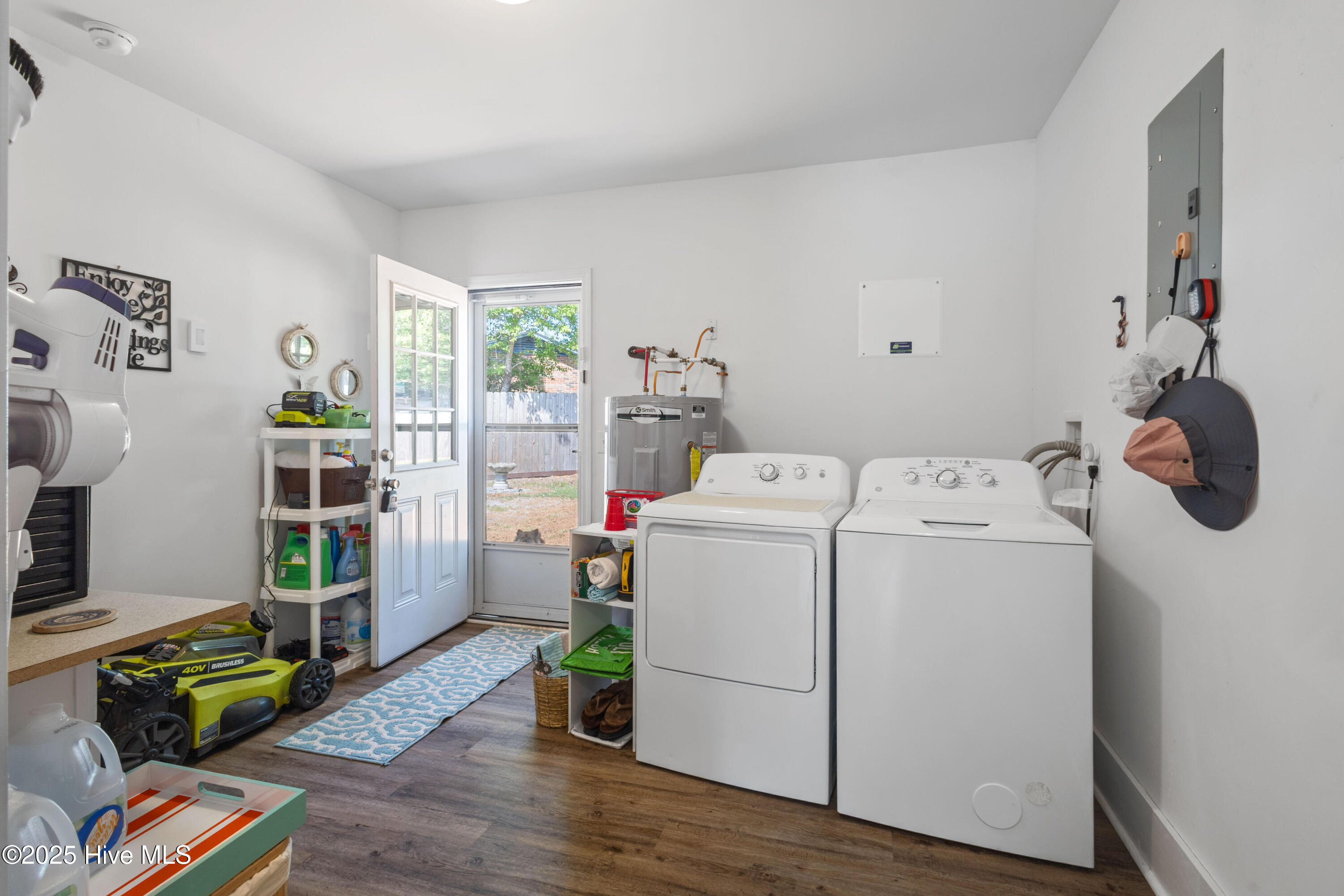 100514902 | Photo 18