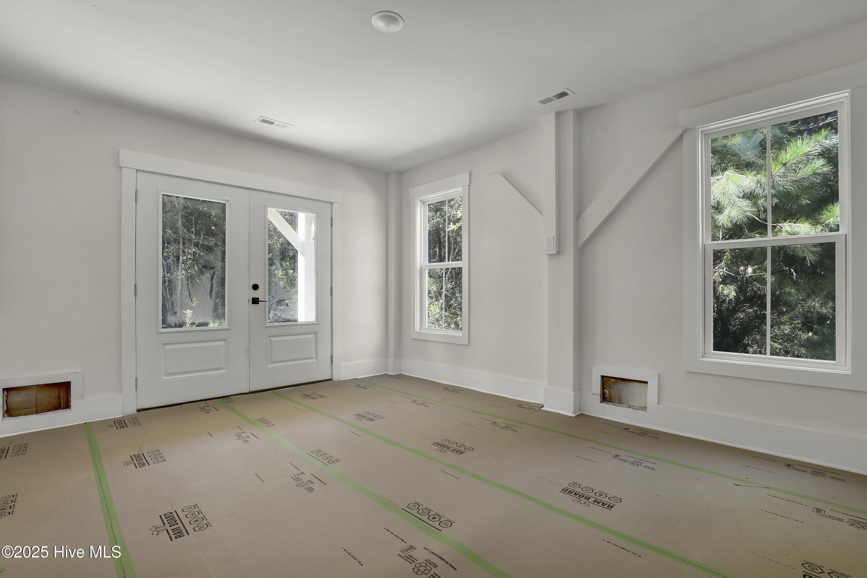 100536575 | Photo 30