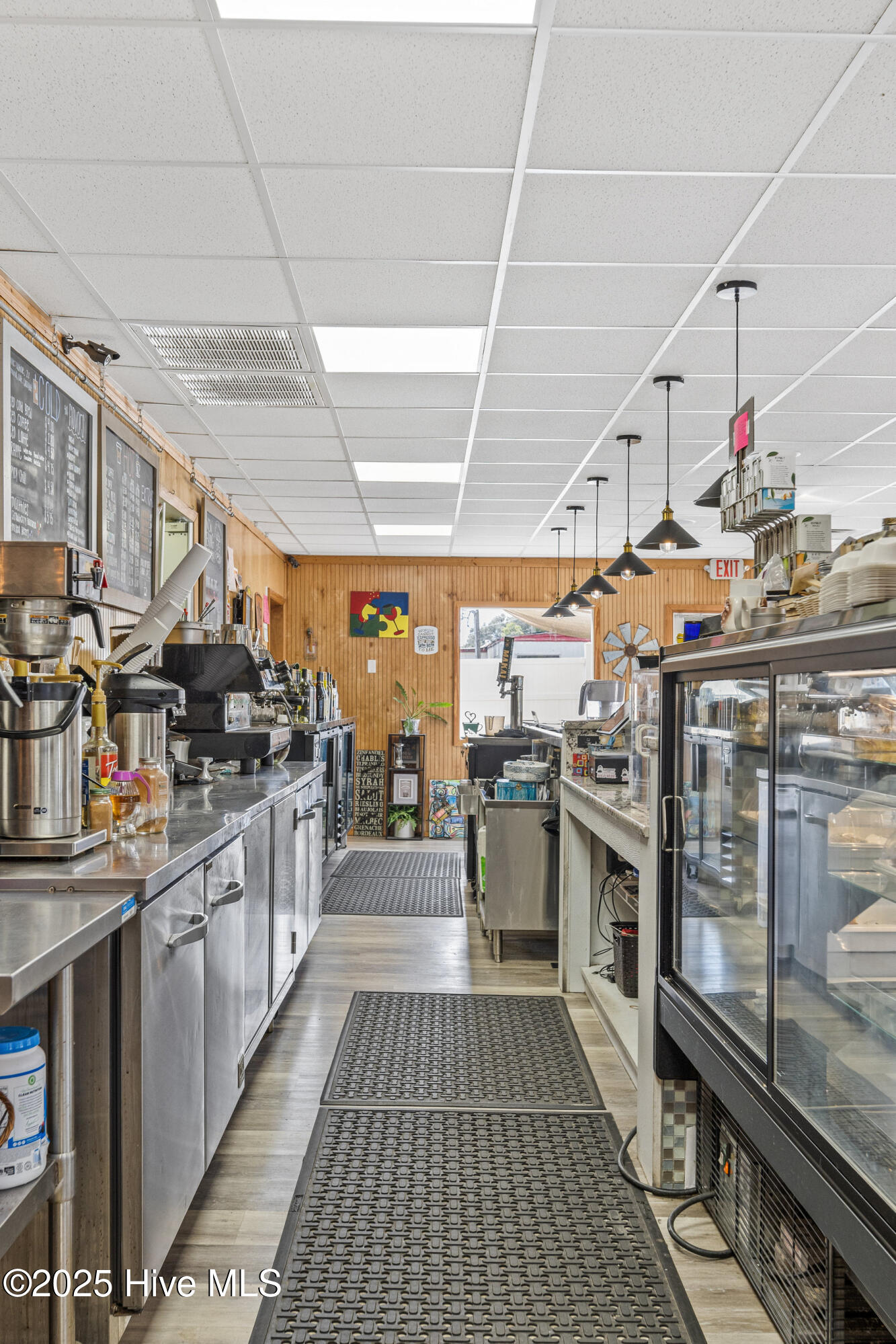 100528251 | Photo 18