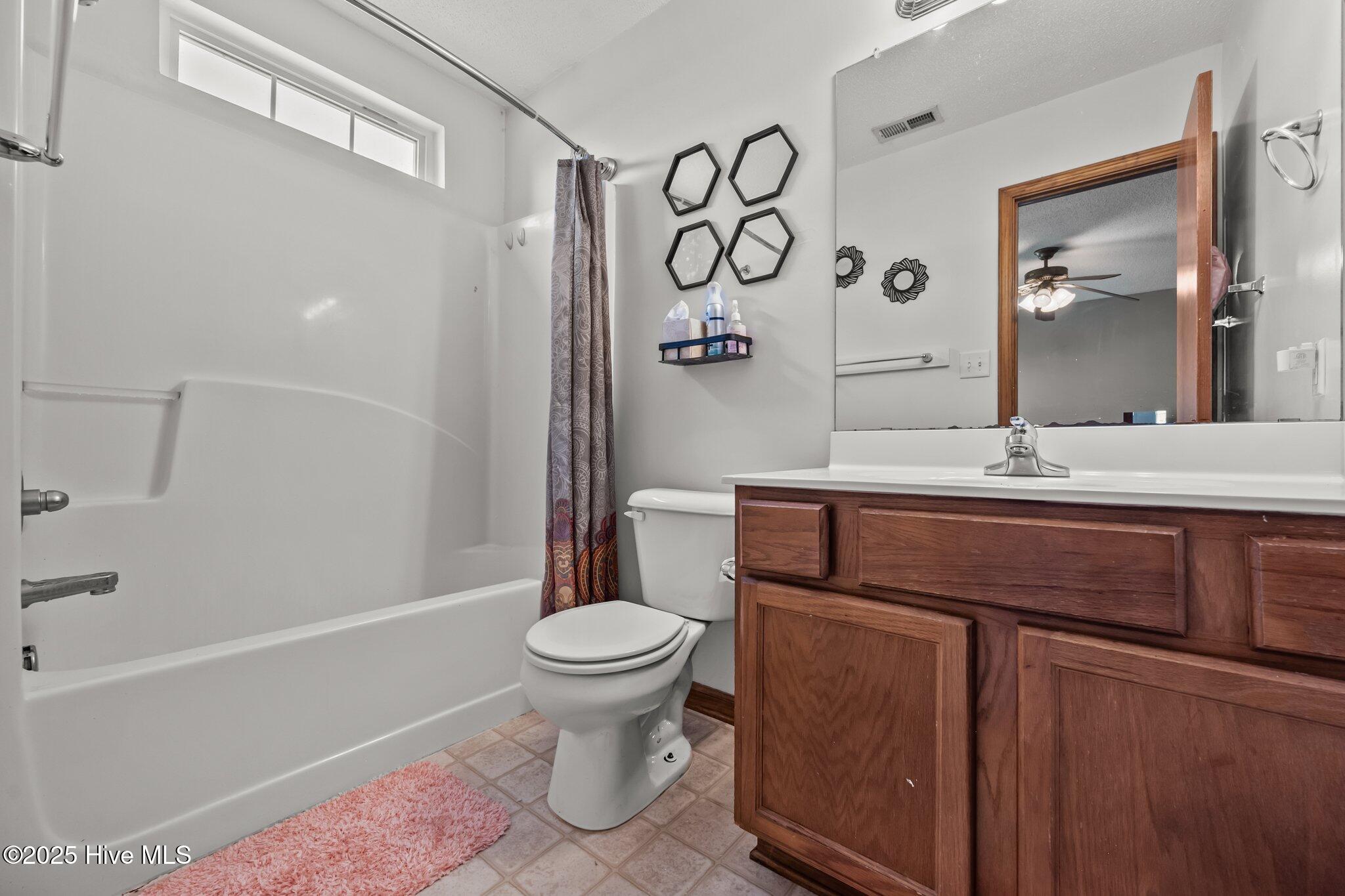 100533618 | Photo 14