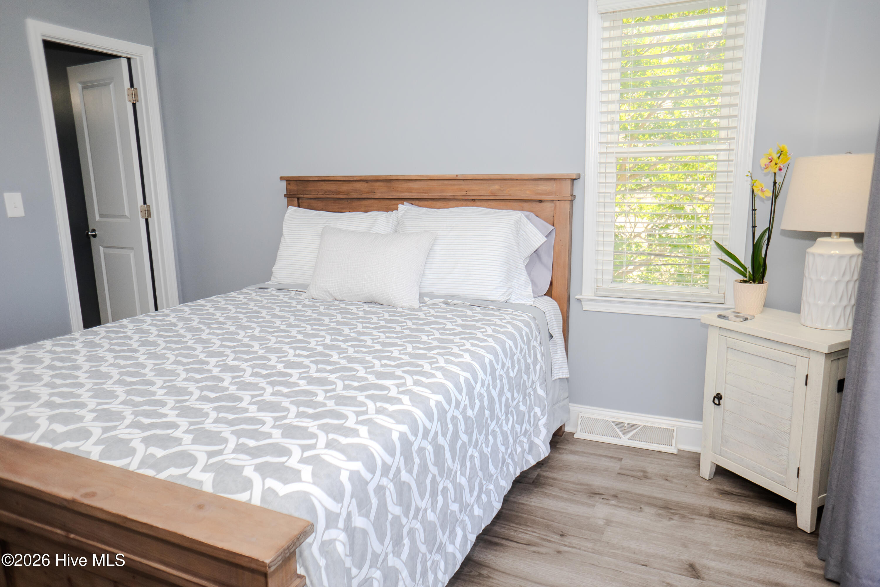 100553135 | Photo 25