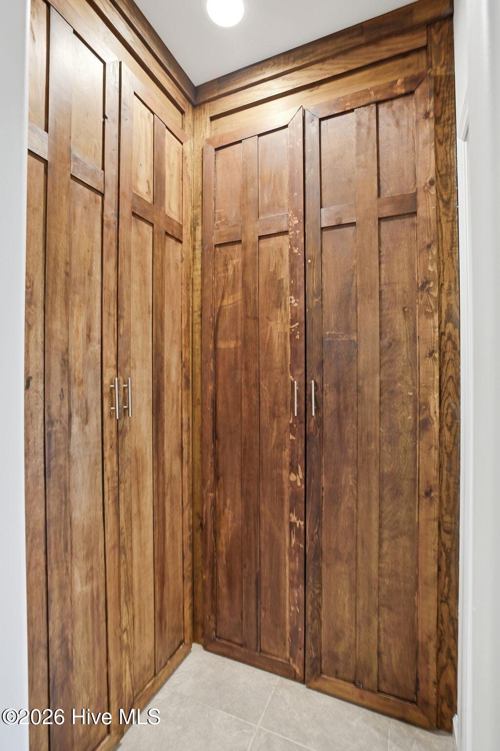 100560935 | Photo 38