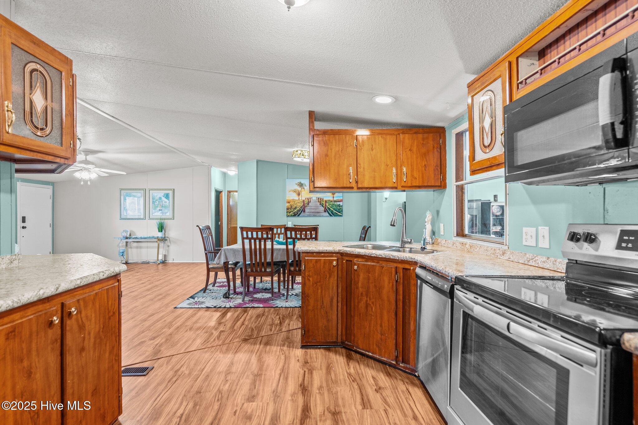 100564611 | Photo 10