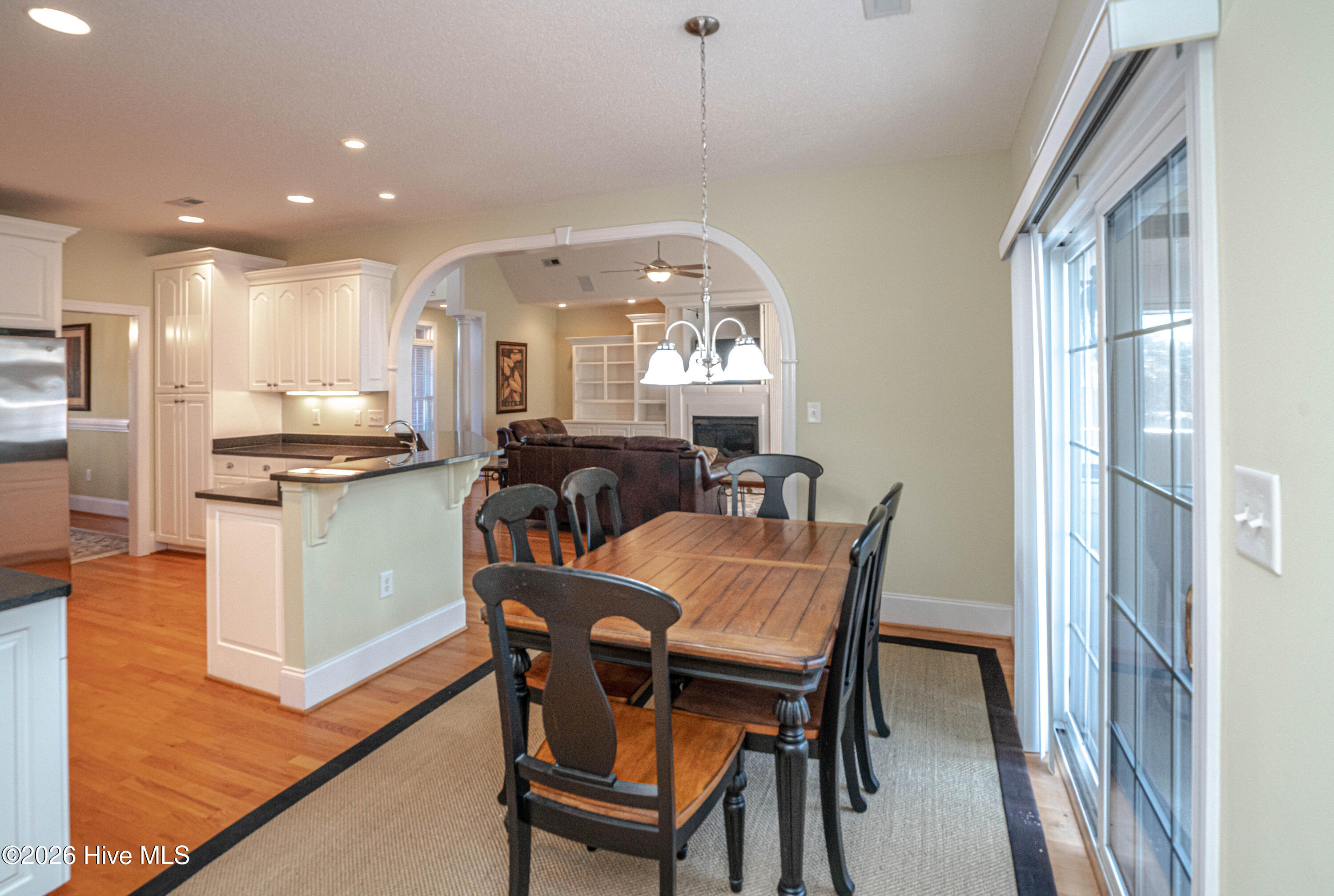 100553536 | Photo 15