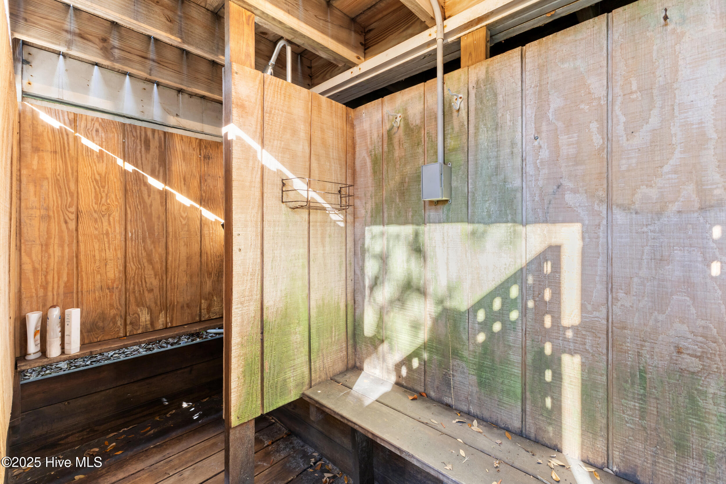 100545417 | Photo 39