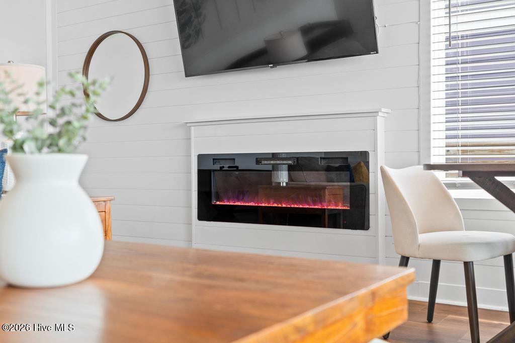 100556593 | Photo 23