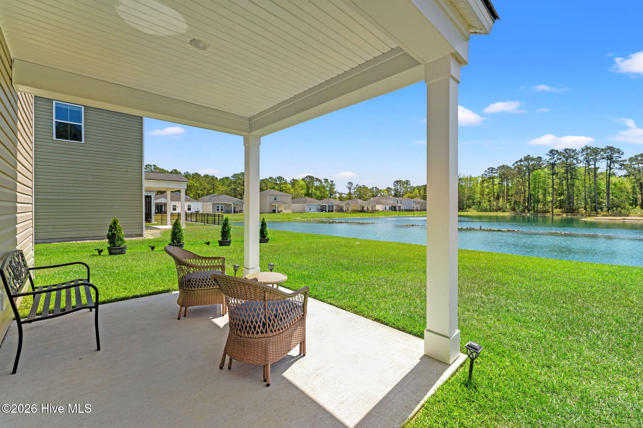 100566153 | Photo 36