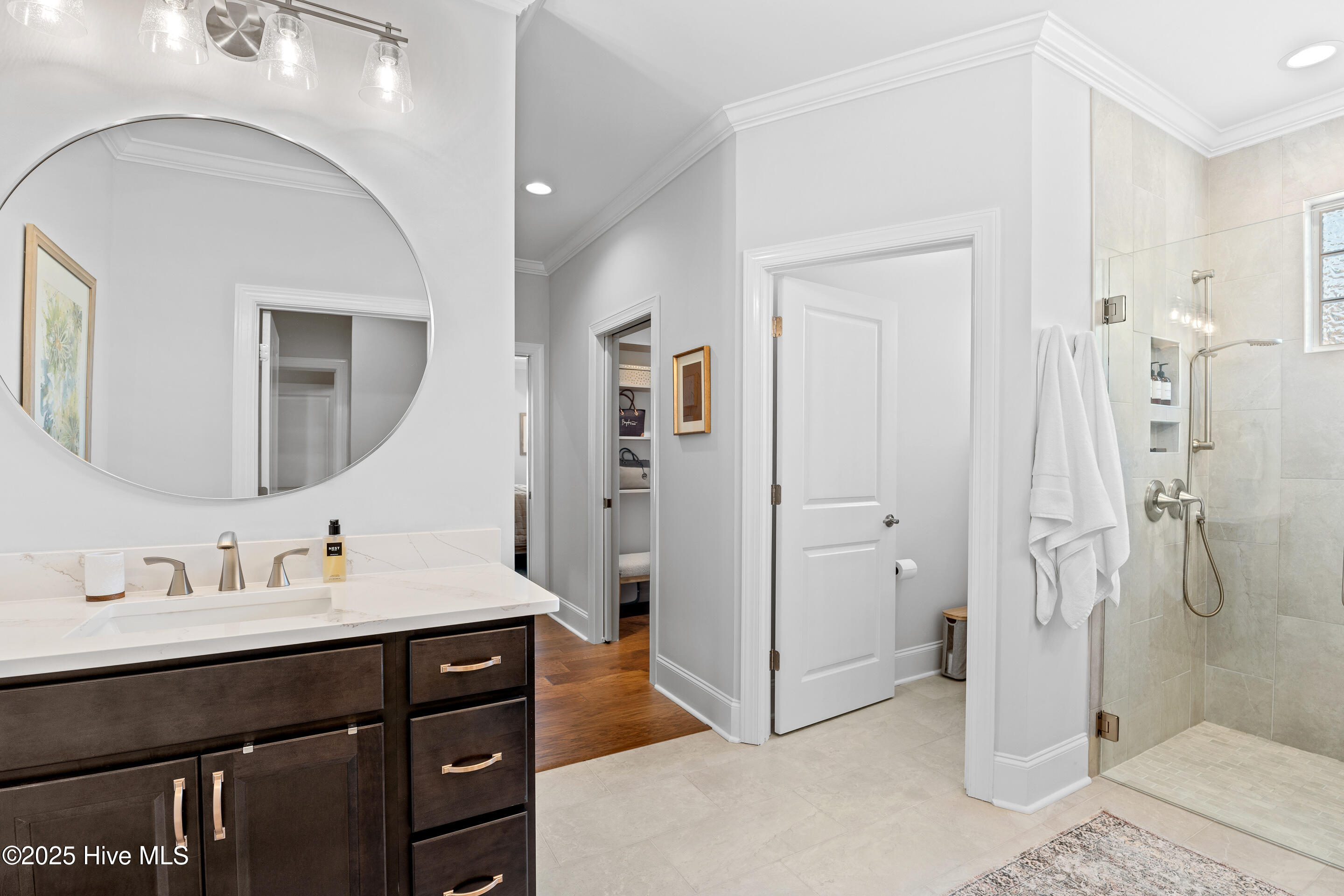 100545902 | Photo 34