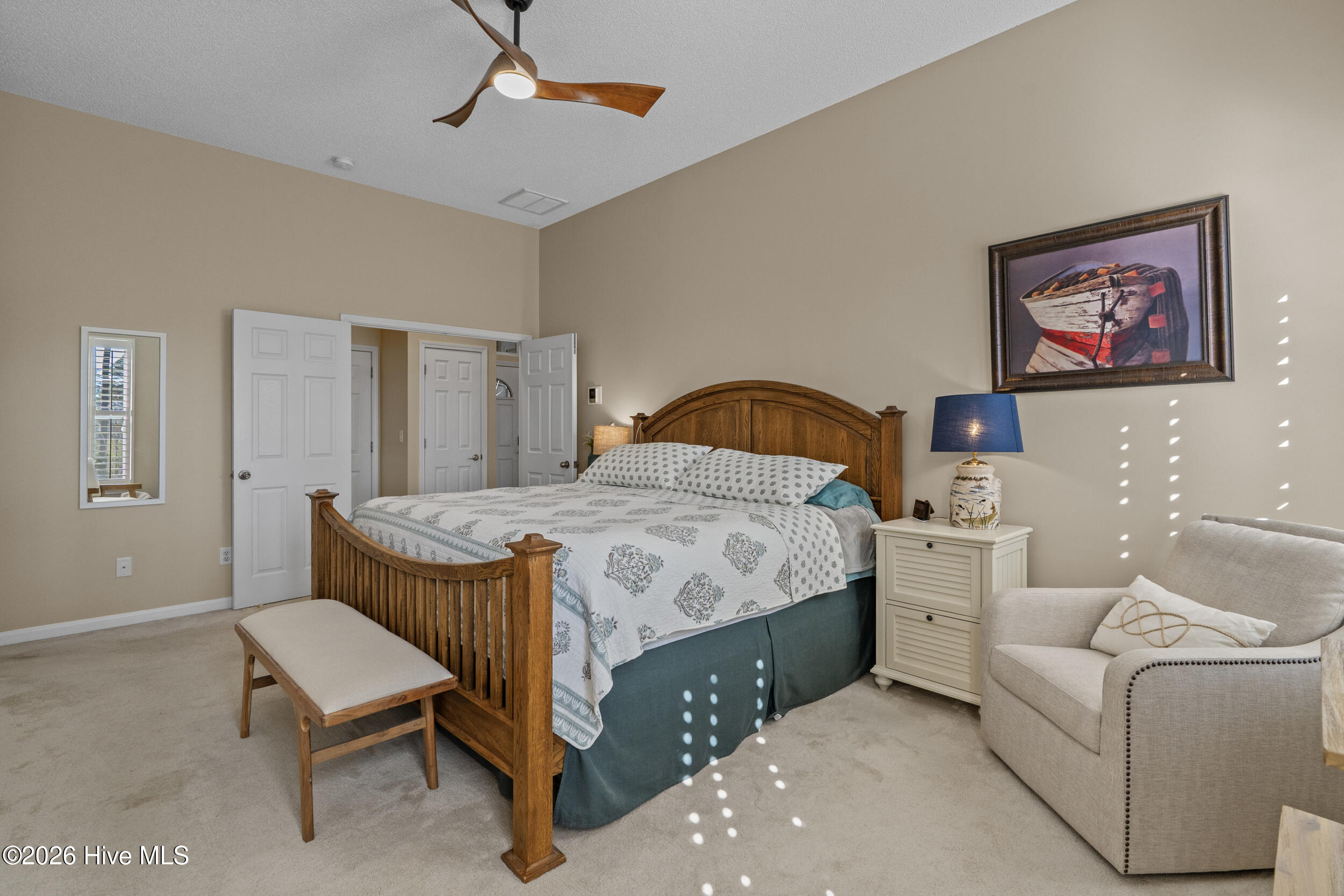 100562185 | Photo 17