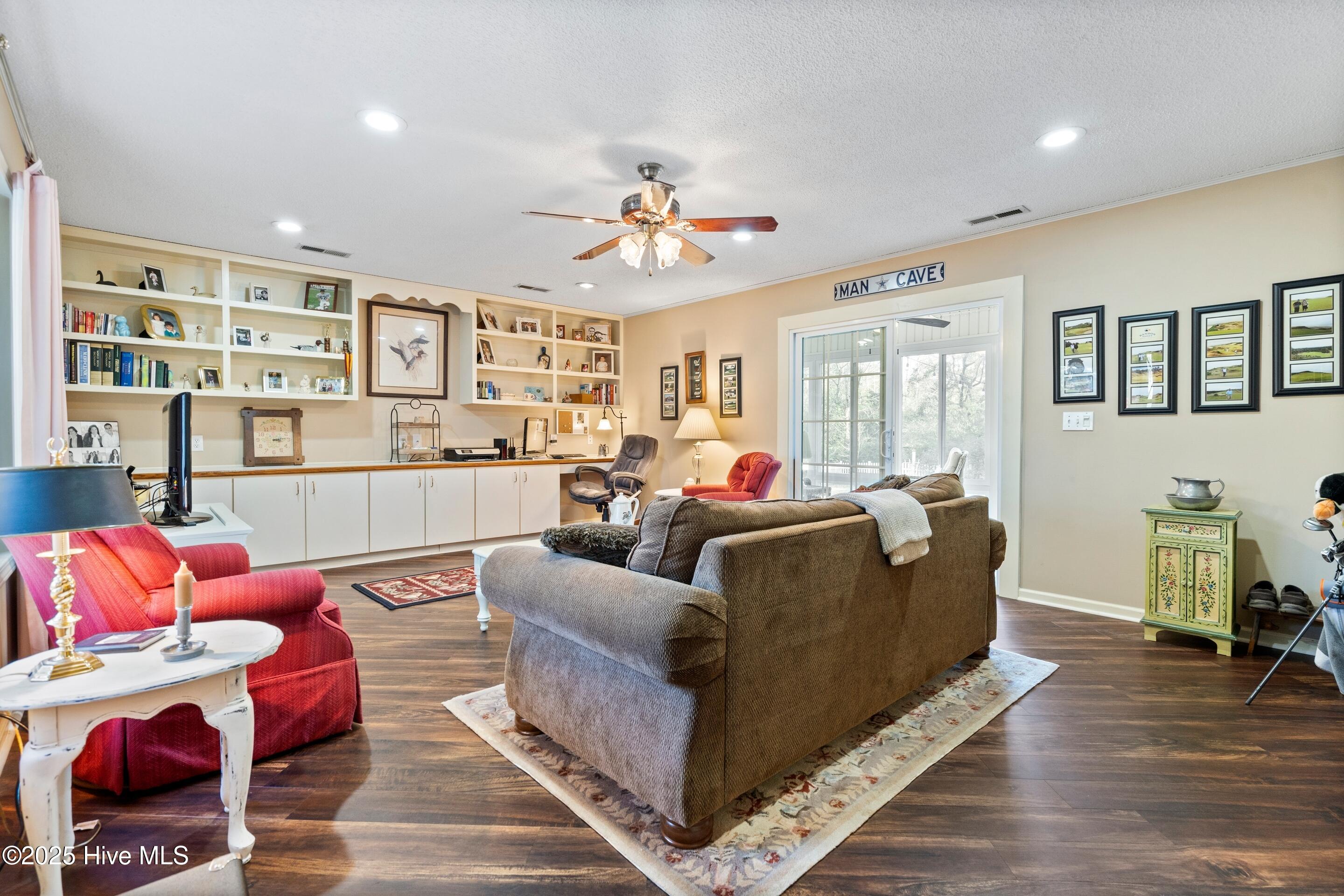 100548046 | Photo 13