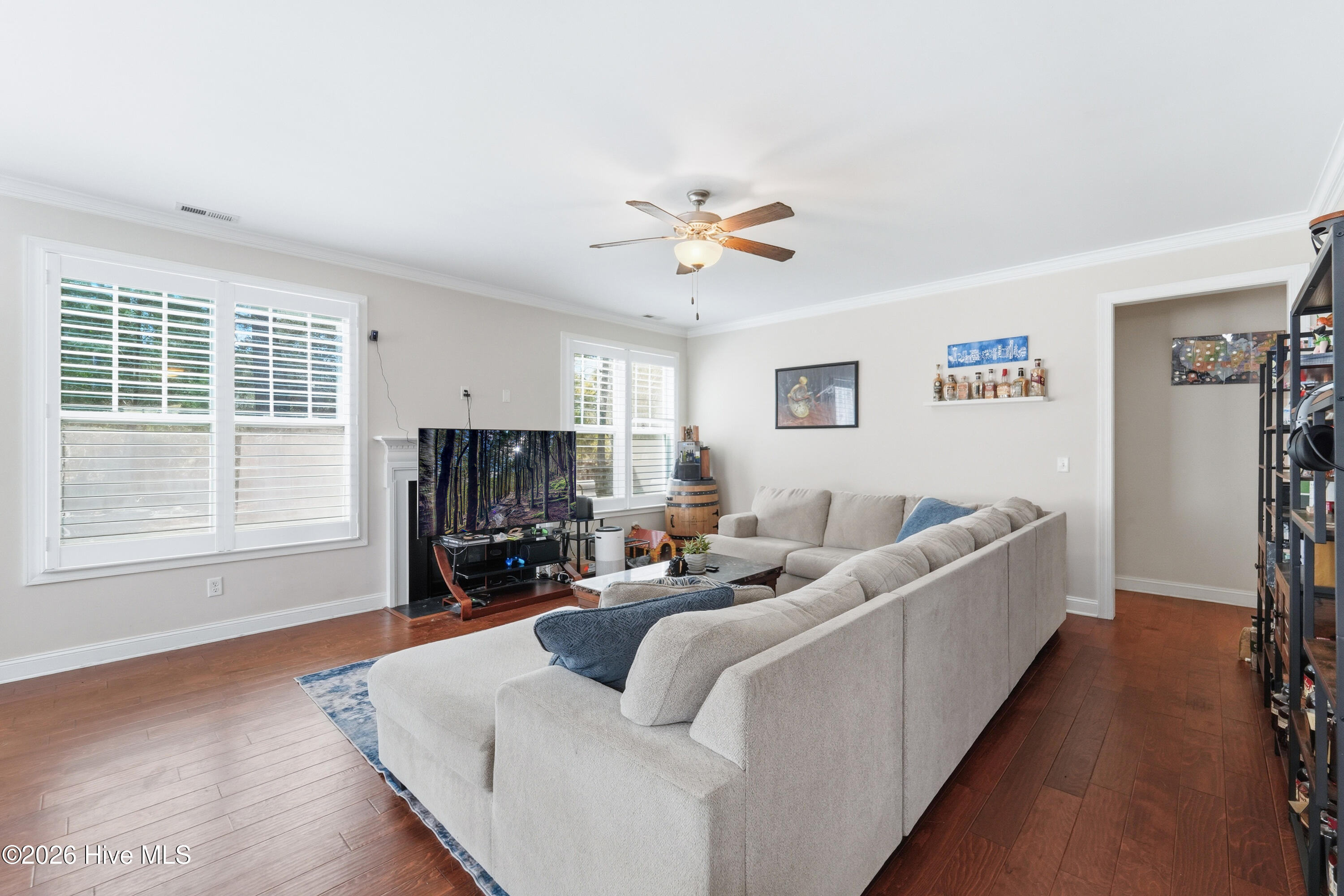 100562965 | Photo 47