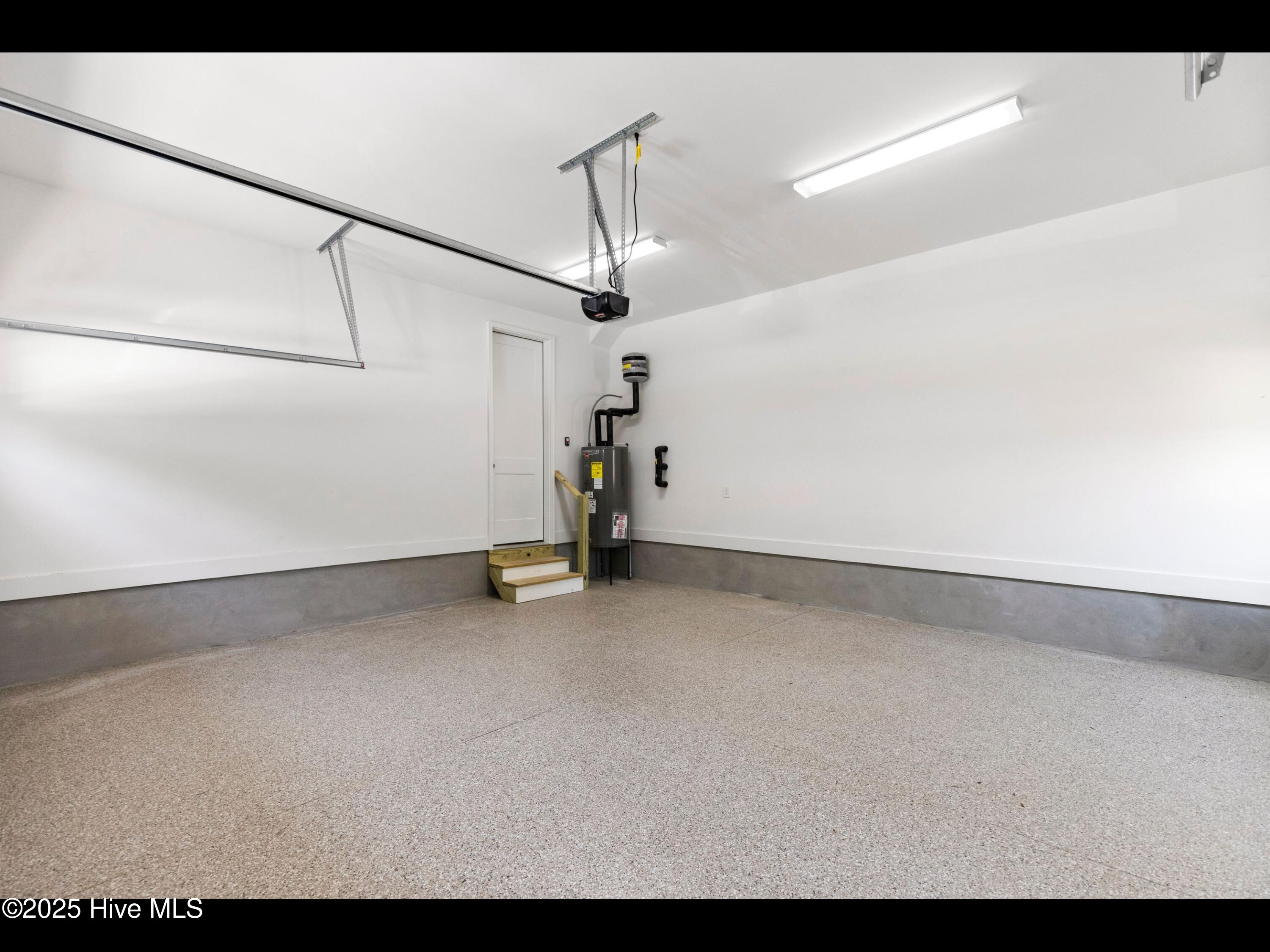 100490321 | Photo 46