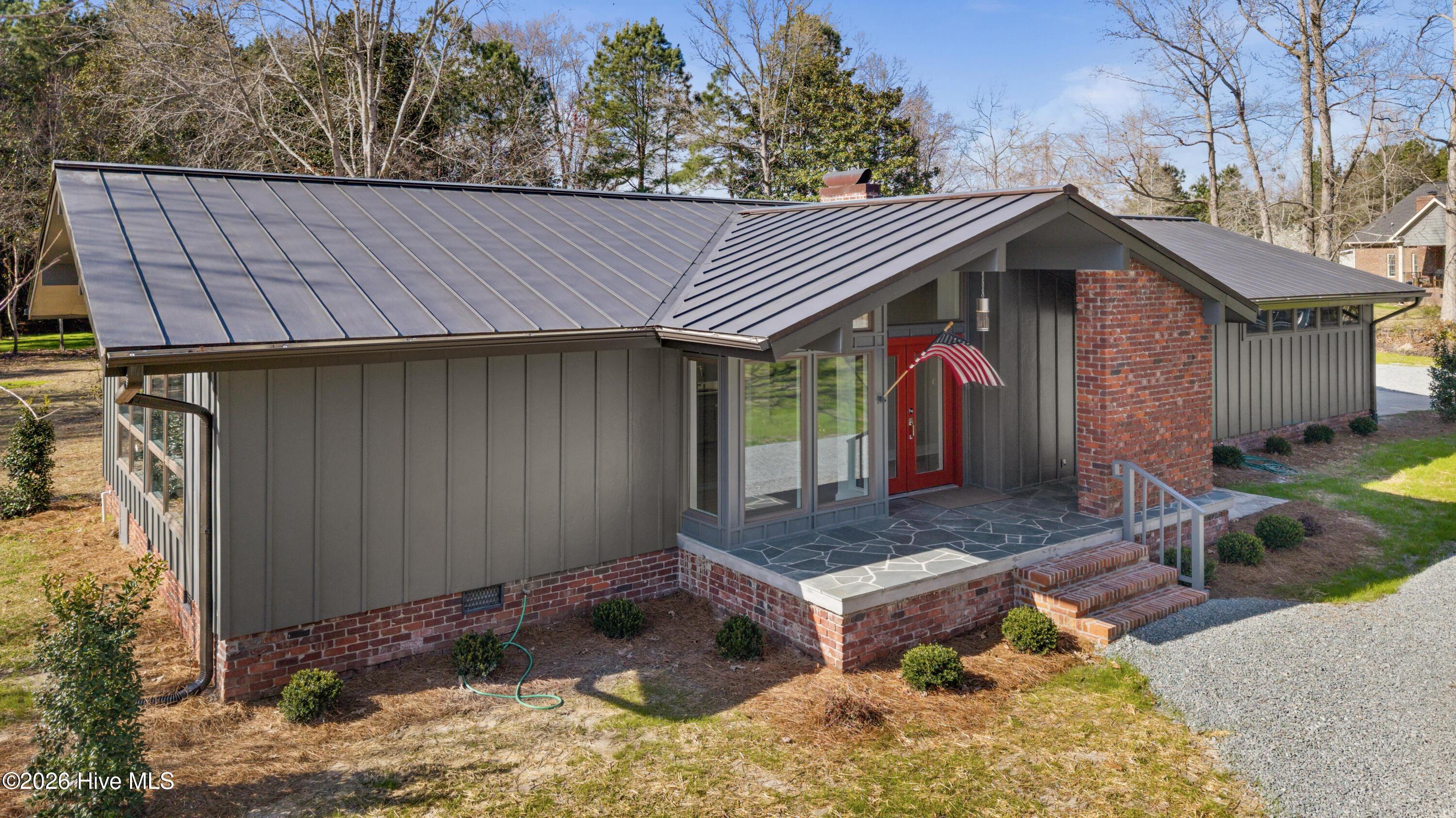 100561739 | Photo 45