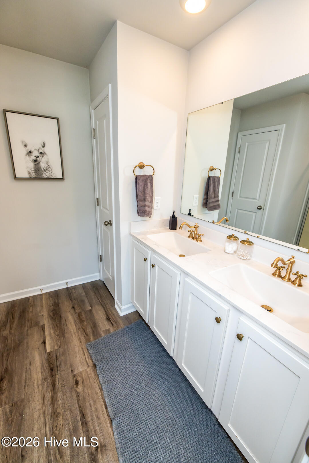 100570599 | Photo 21