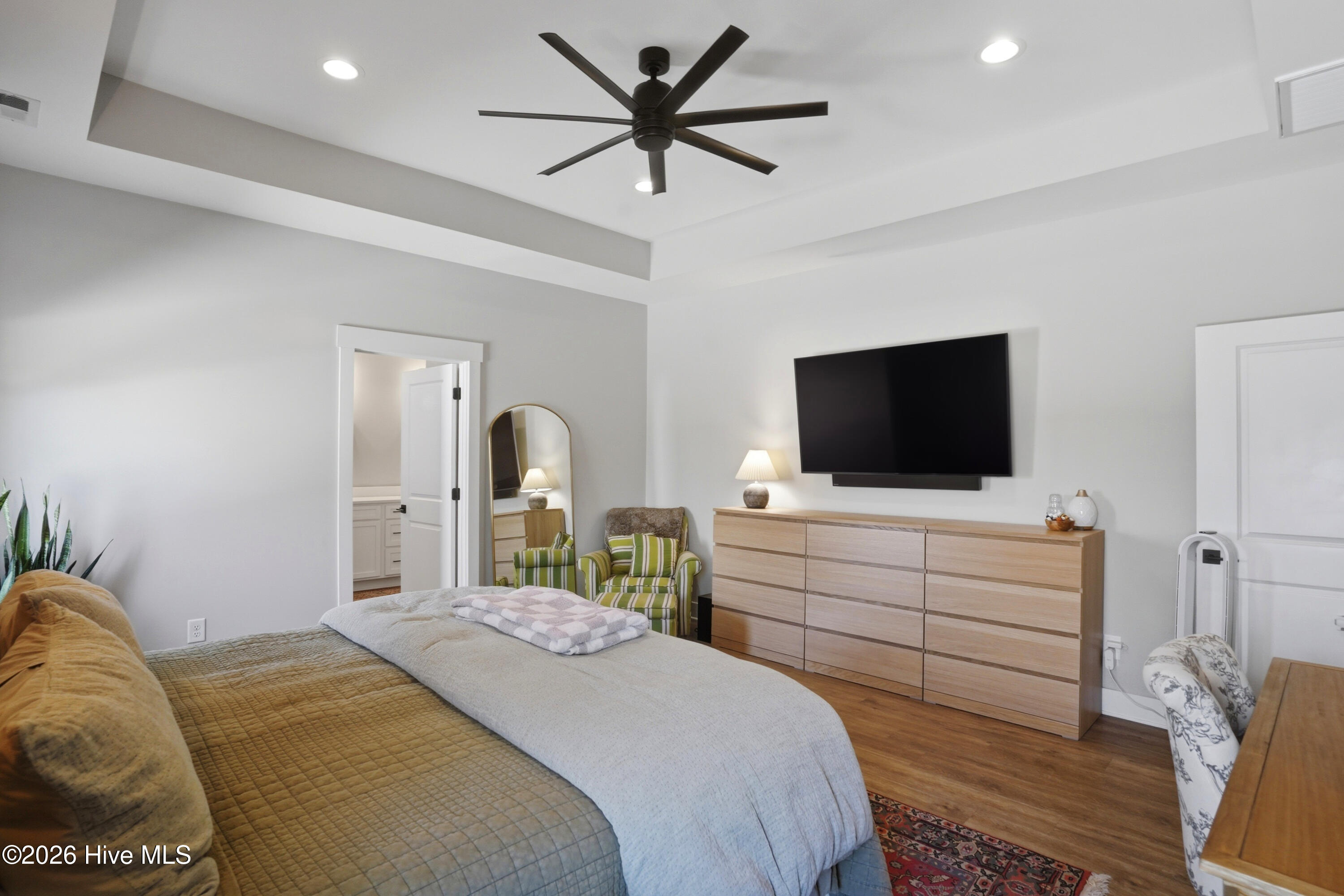 100561504 | Photo 18