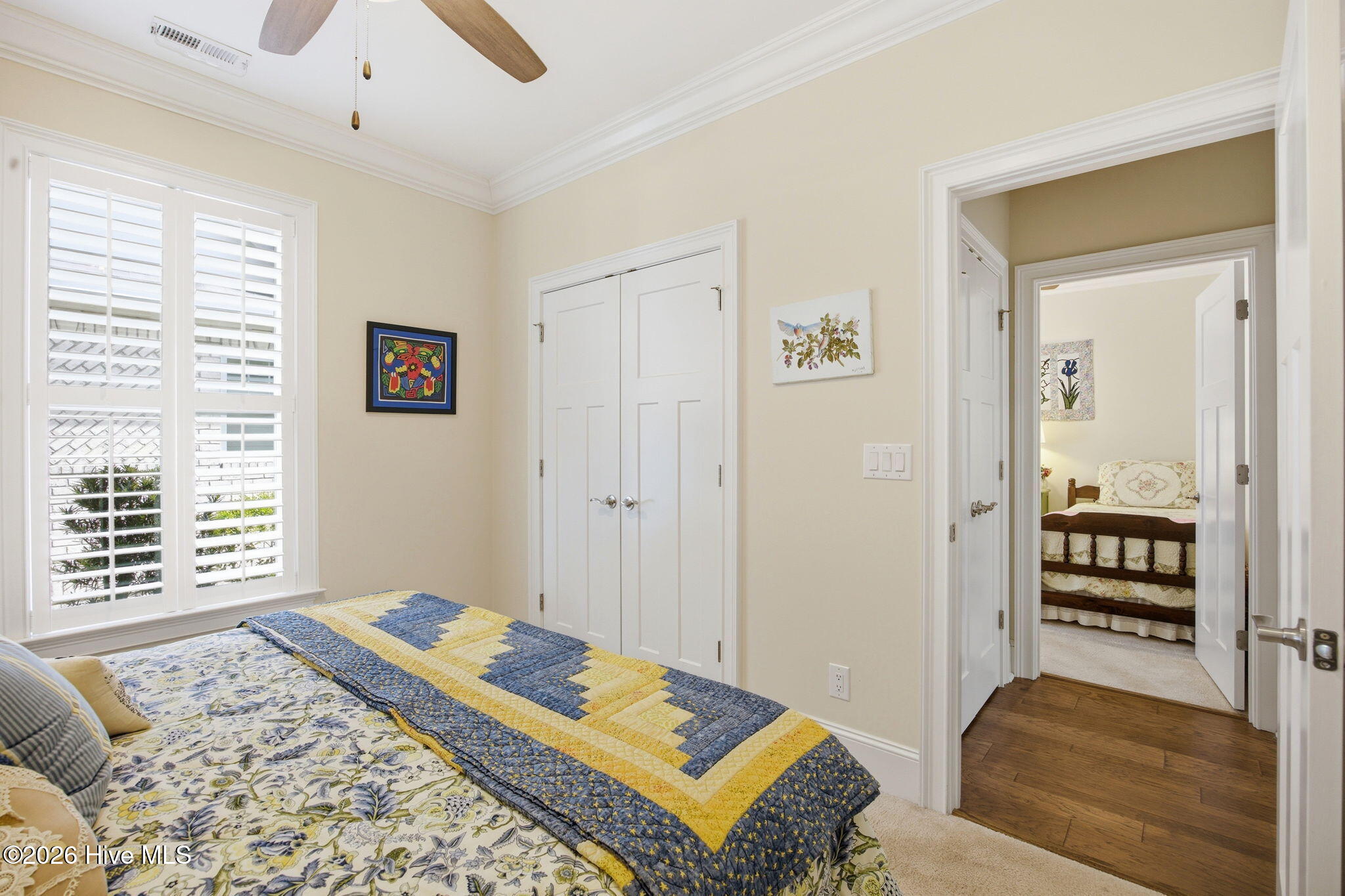 100569856 | Photo 25