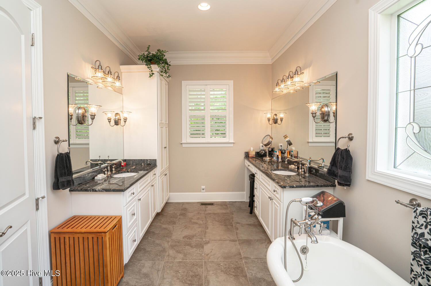 100558070 | Photo 27