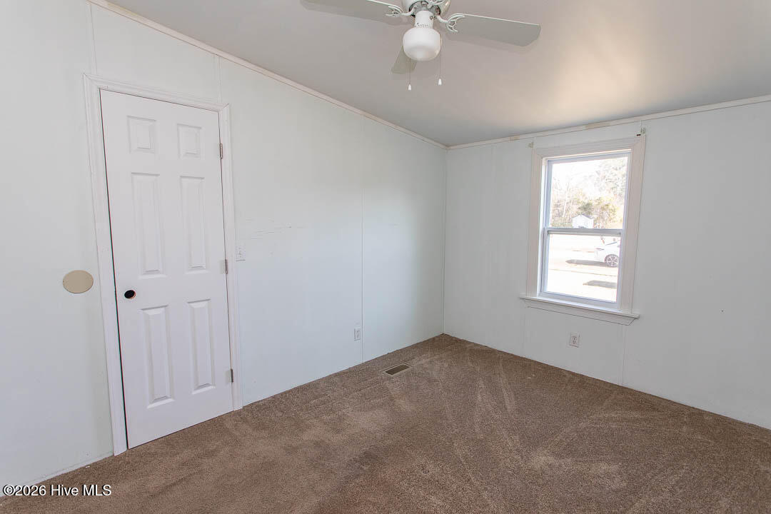 100549919 | Photo 28