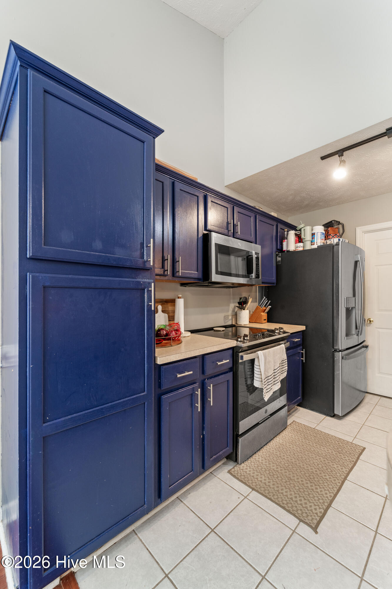 100550973 | Photo 22