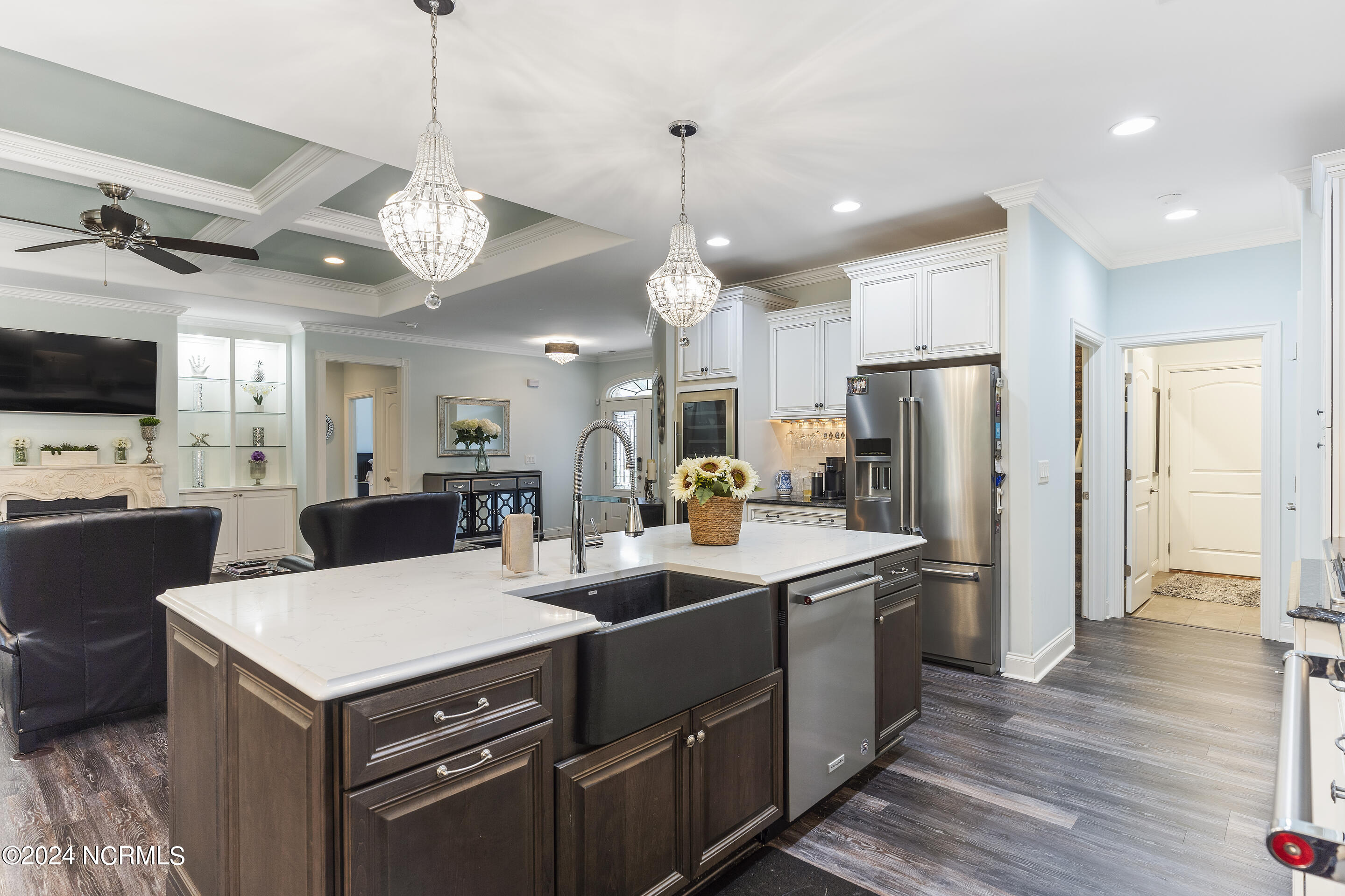 100554009 | Photo 14